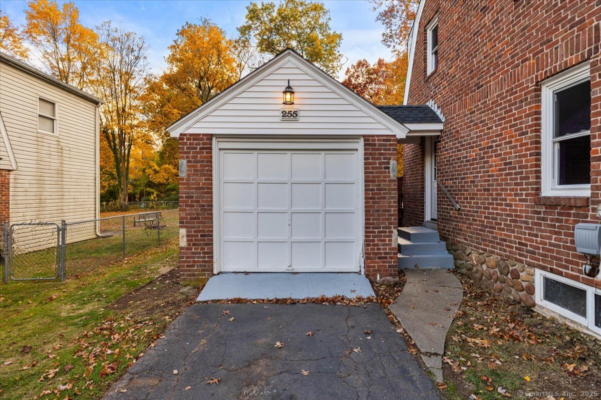 255 Atkins St Extension
