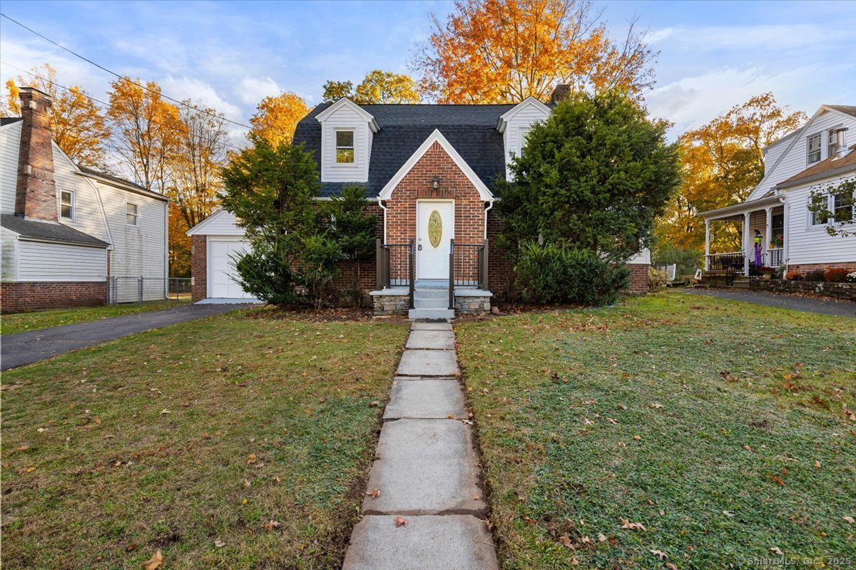 255 Atkins St Extension