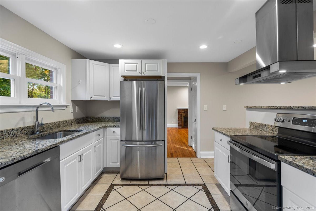 255 Atkins St Extension