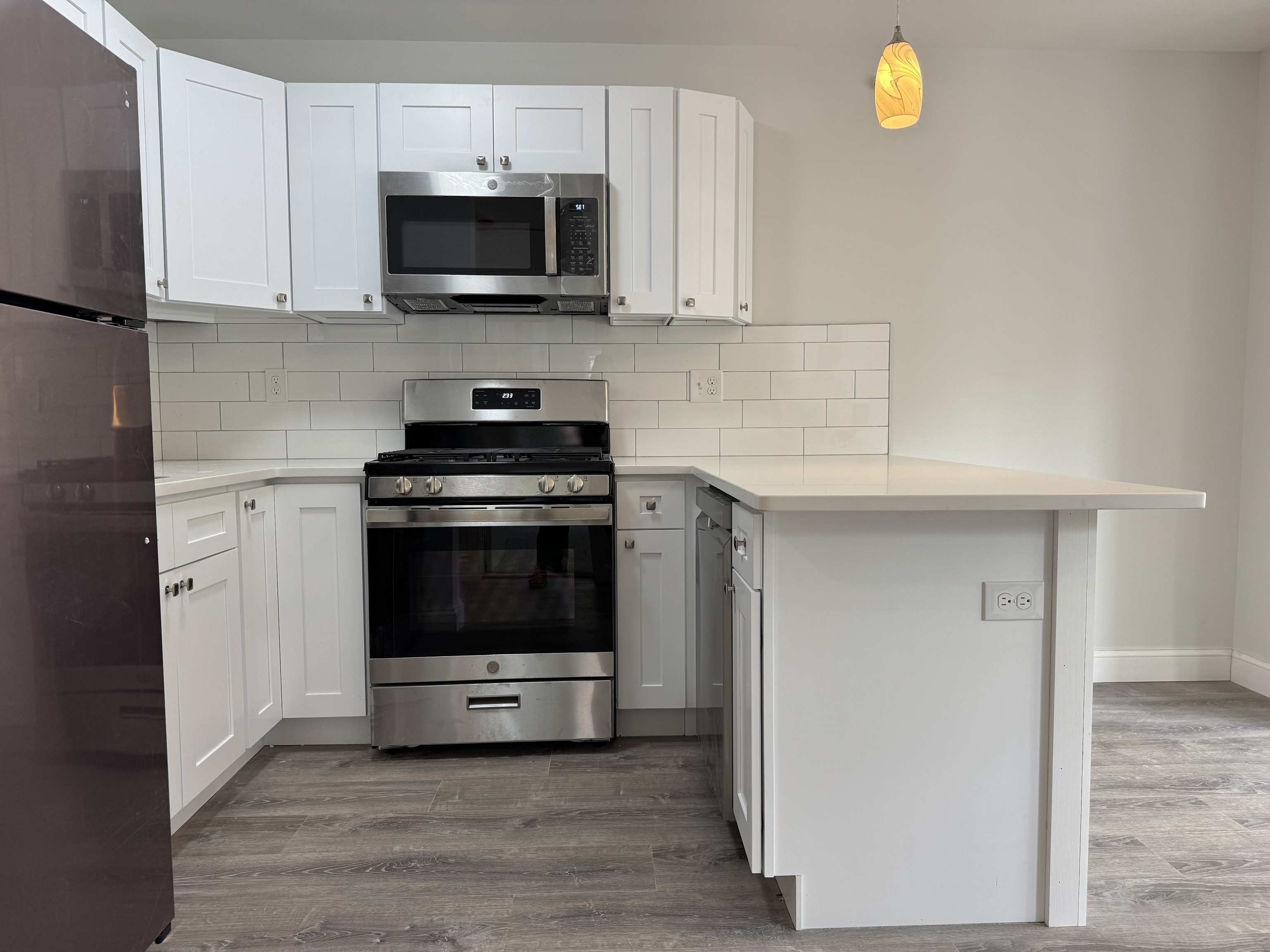 1085 Whalley Avenue 5