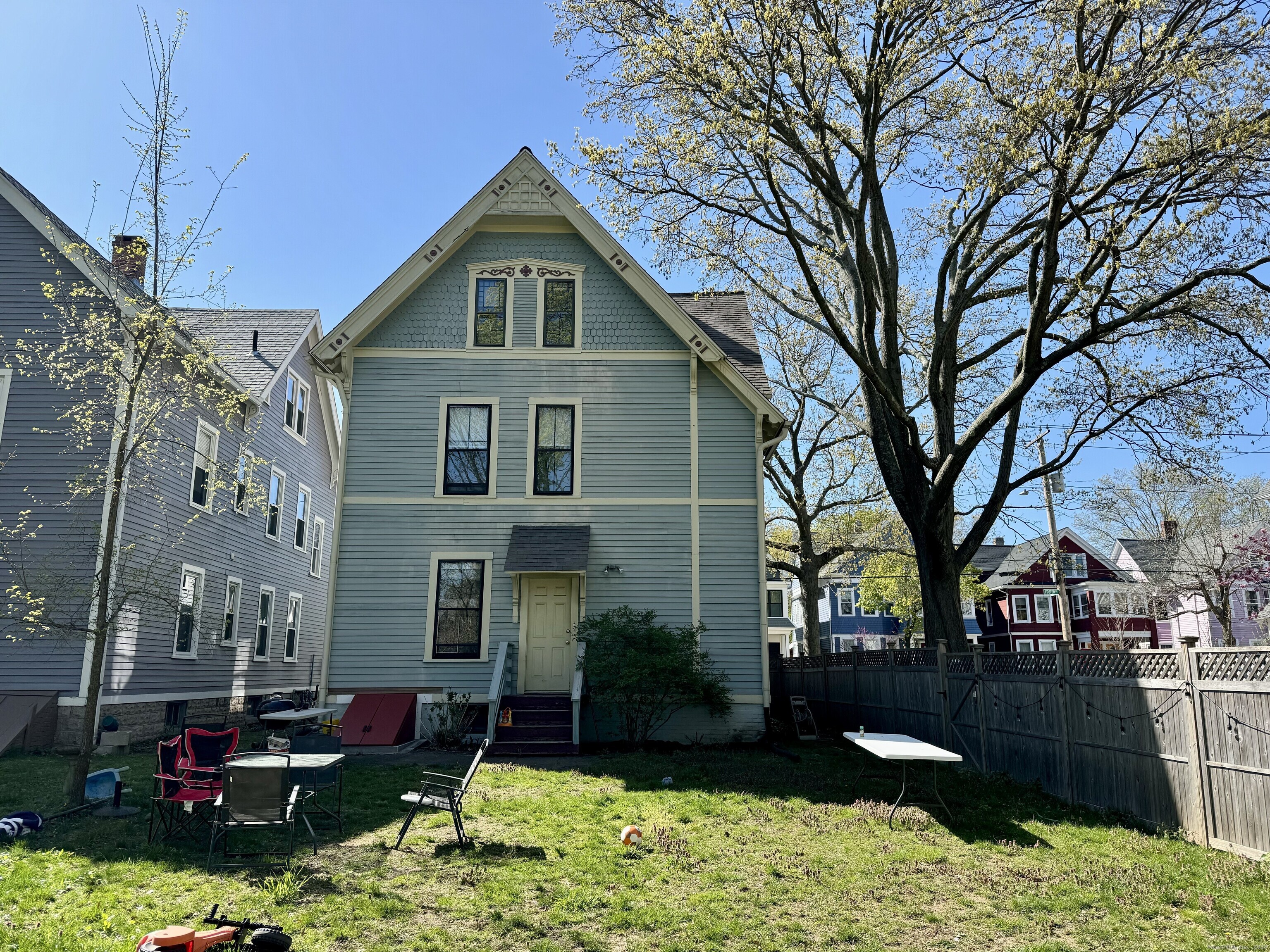 109 Foster Street 1