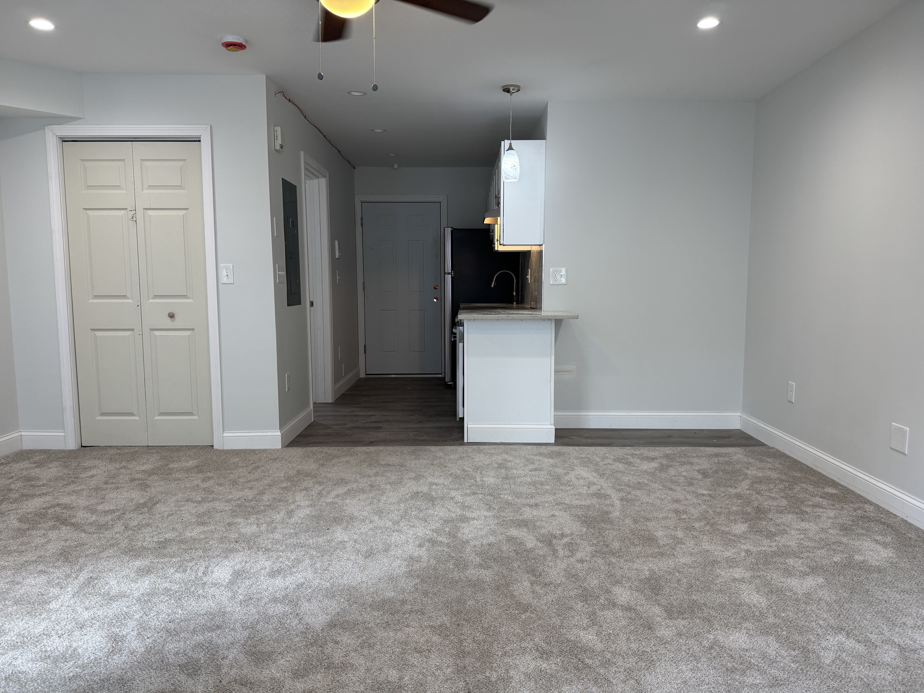 1085 Whalley Avenue 6