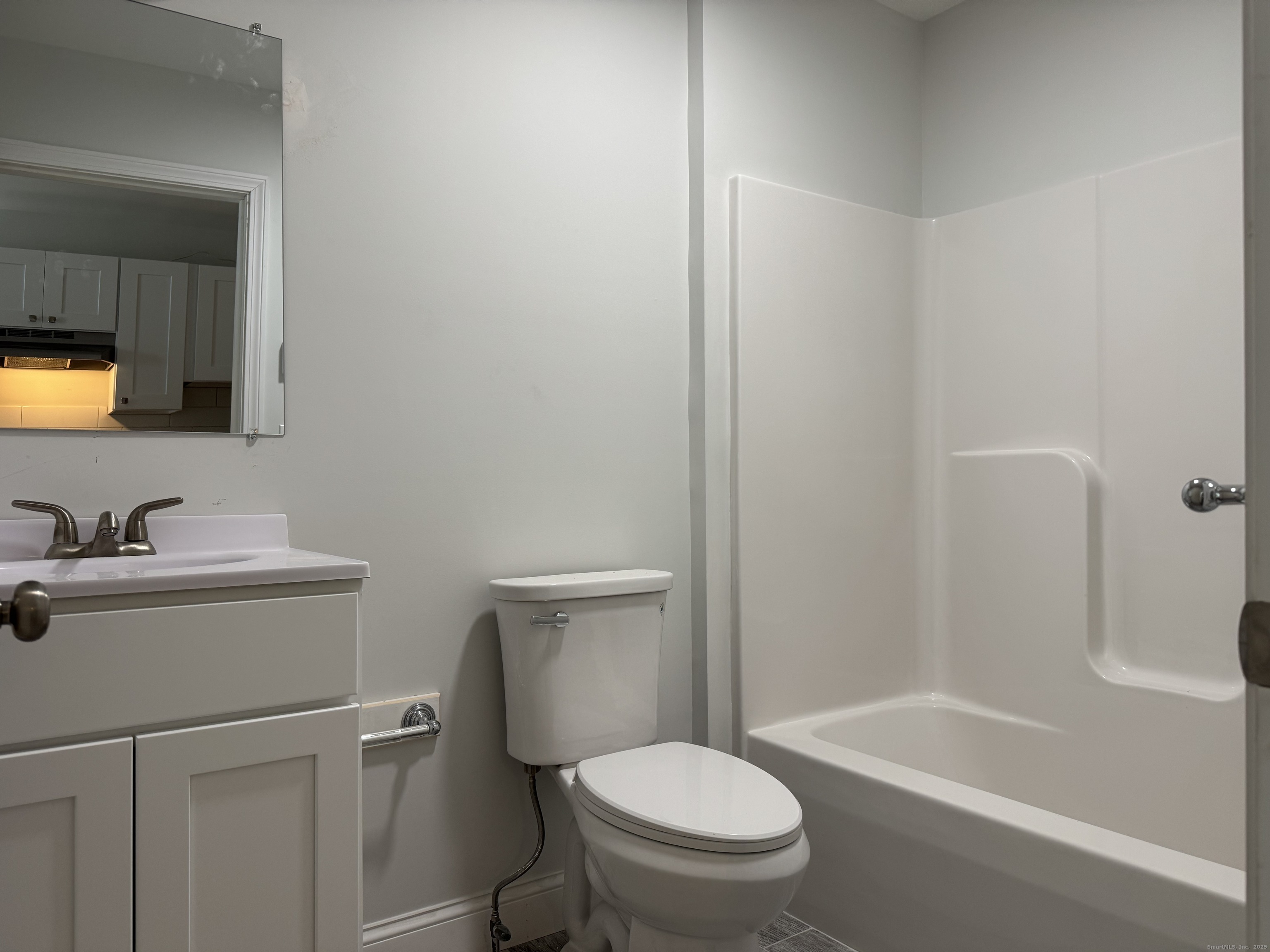 1085 Whalley Avenue 6