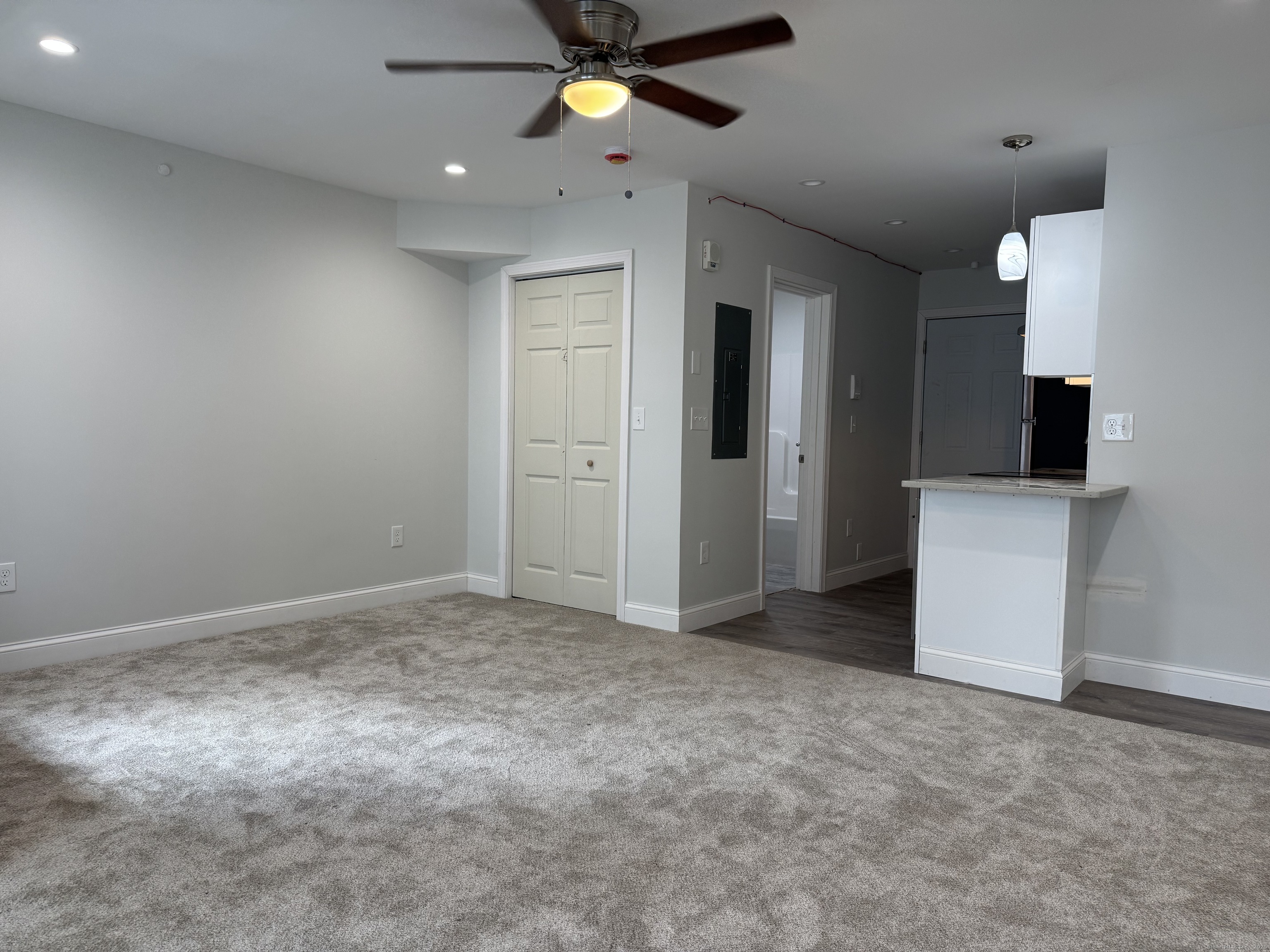 1085 Whalley Avenue 6