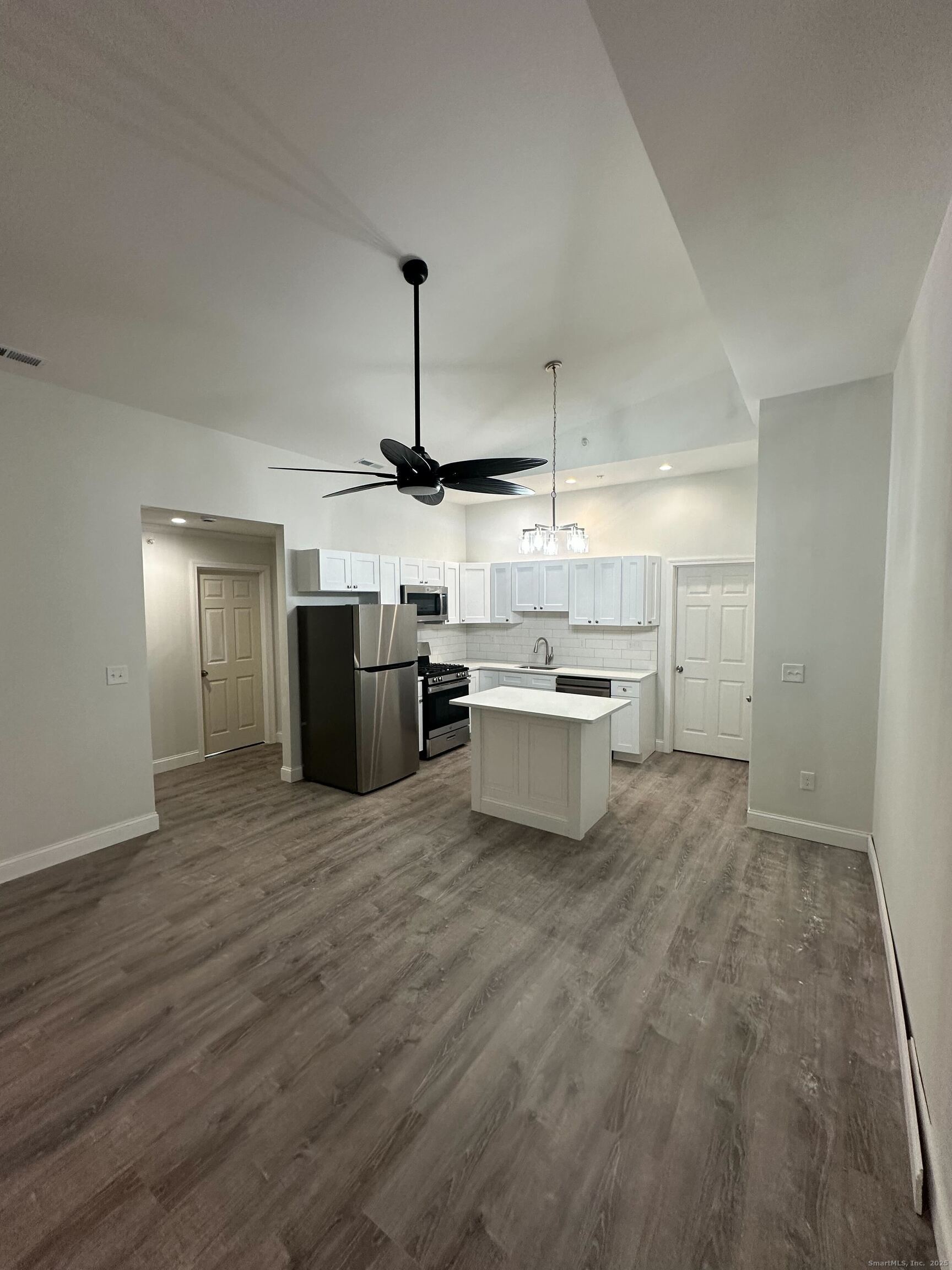 1085 Whalley Avenue 11