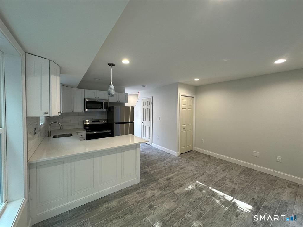 1083 Whalley Avenue B