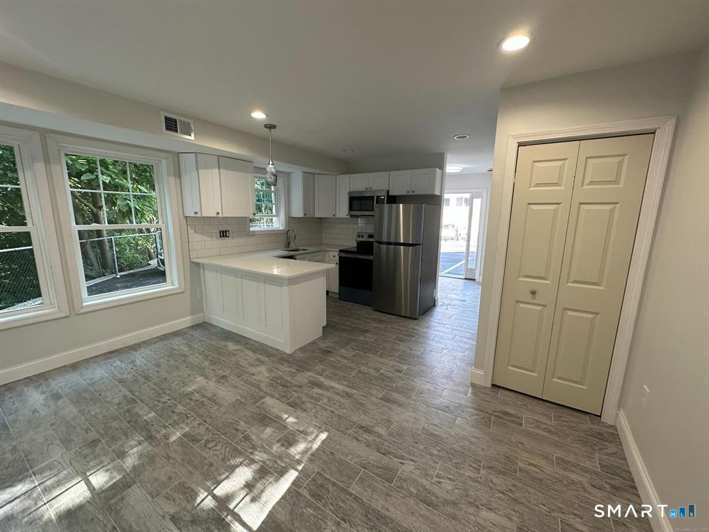 1083 Whalley Avenue B