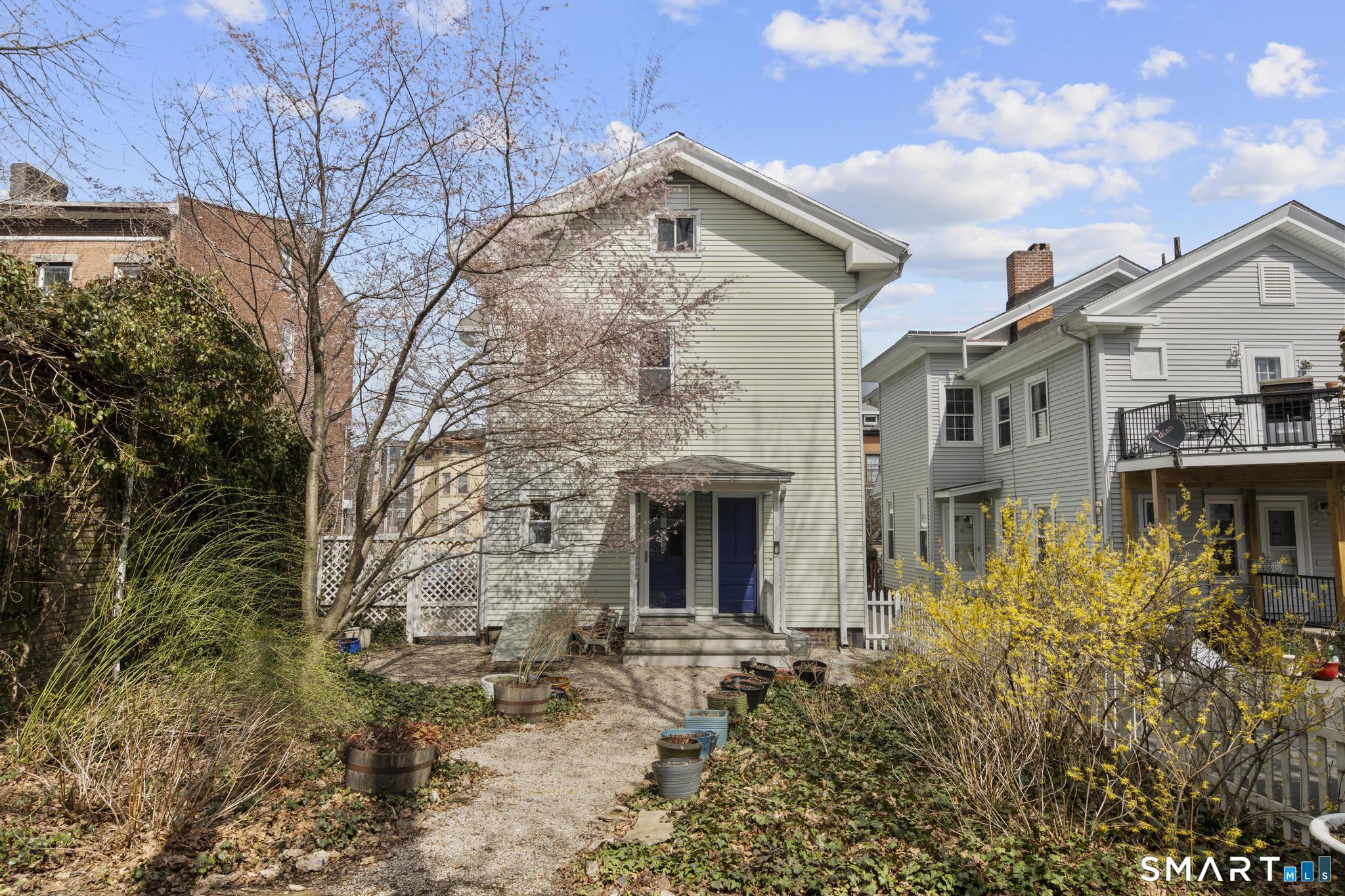 96 Lyon Street