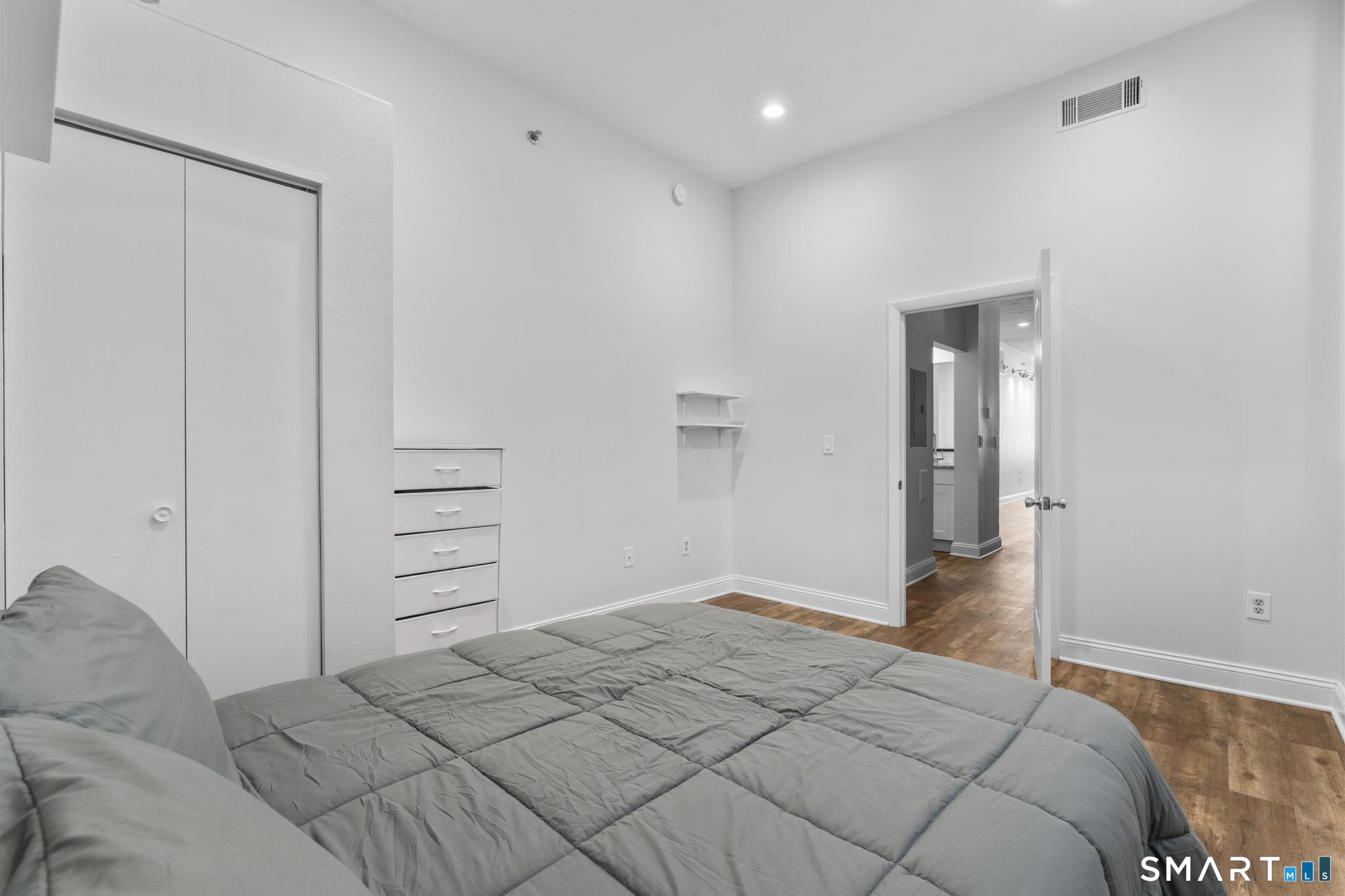 196 Crown Street 209