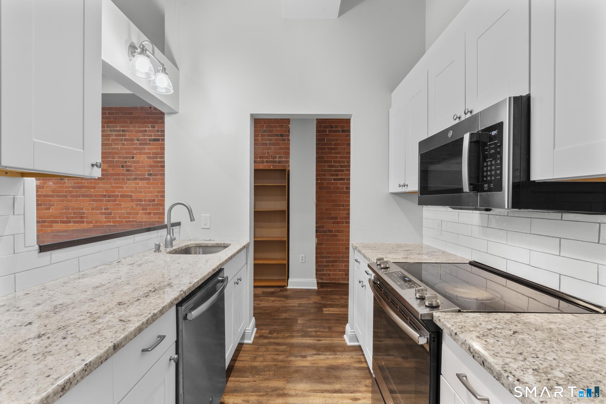 196 Crown Street 209