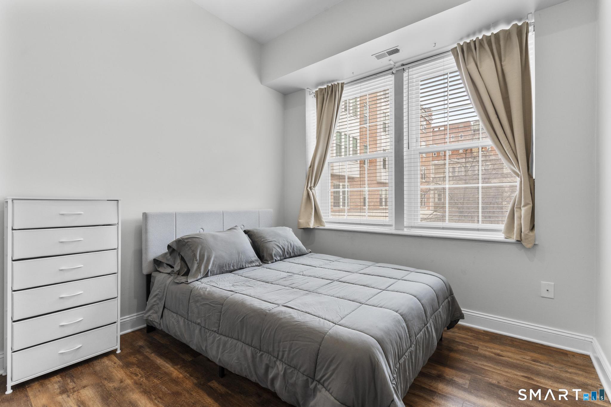 196 Crown Street 209