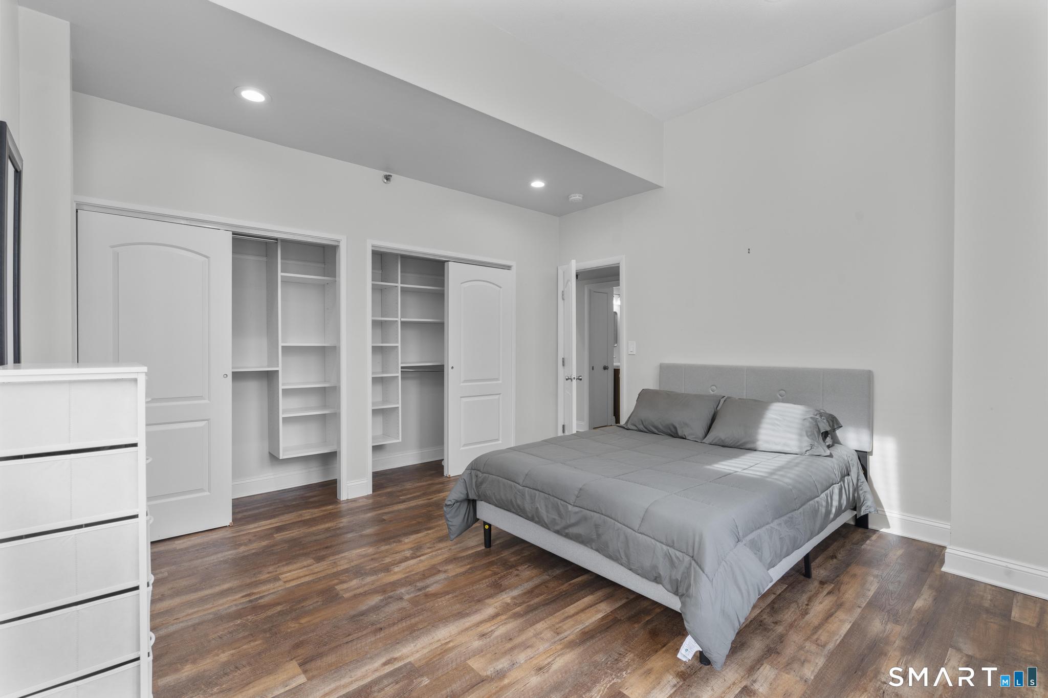 196 Crown Street 209