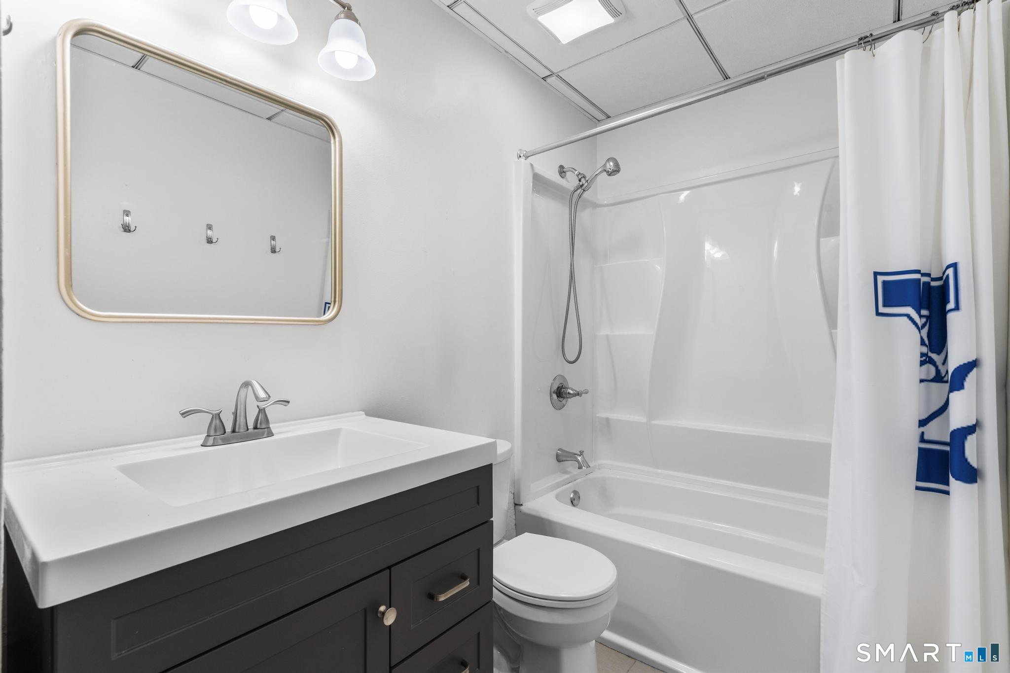 196 Crown Street 409