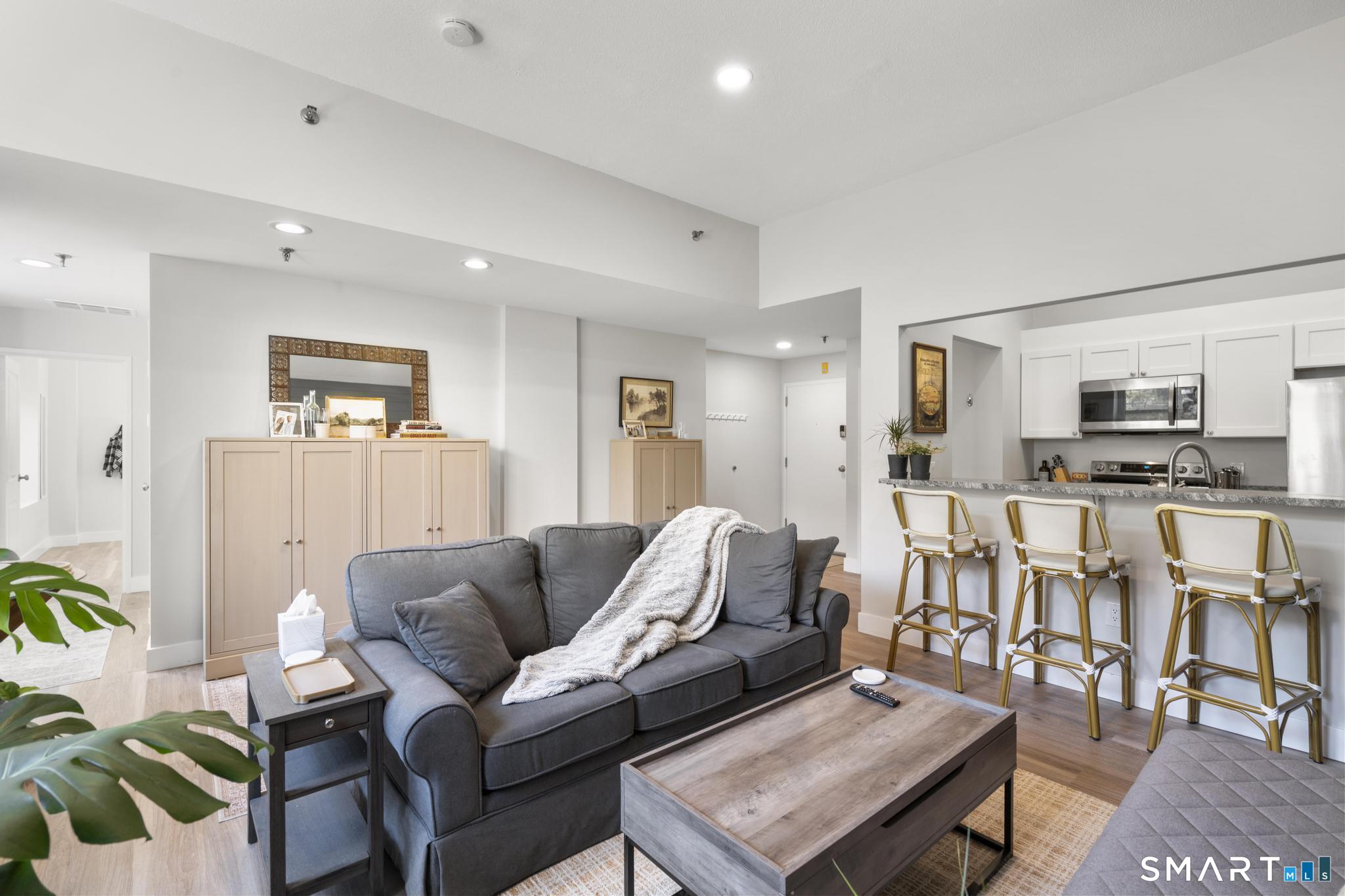 196 Crown Street 307