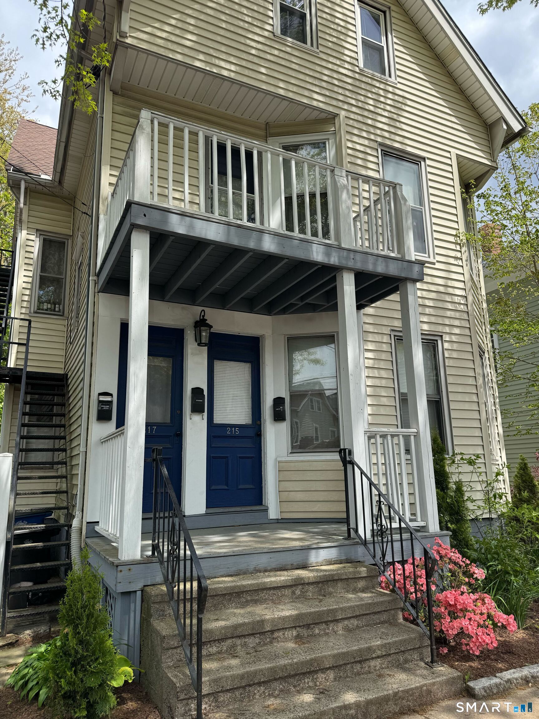 215 Willow Street 1