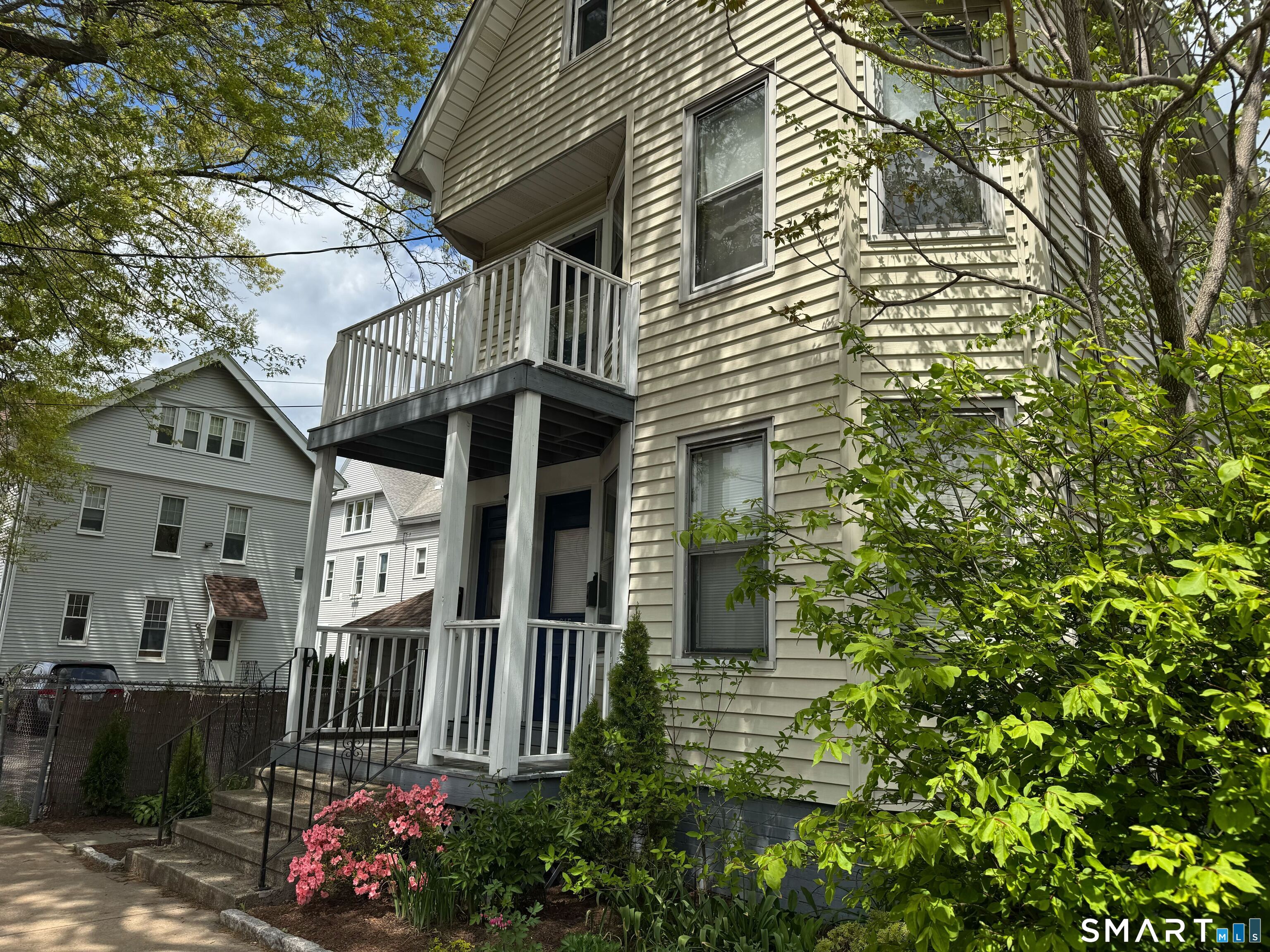 215 Willow Street 1