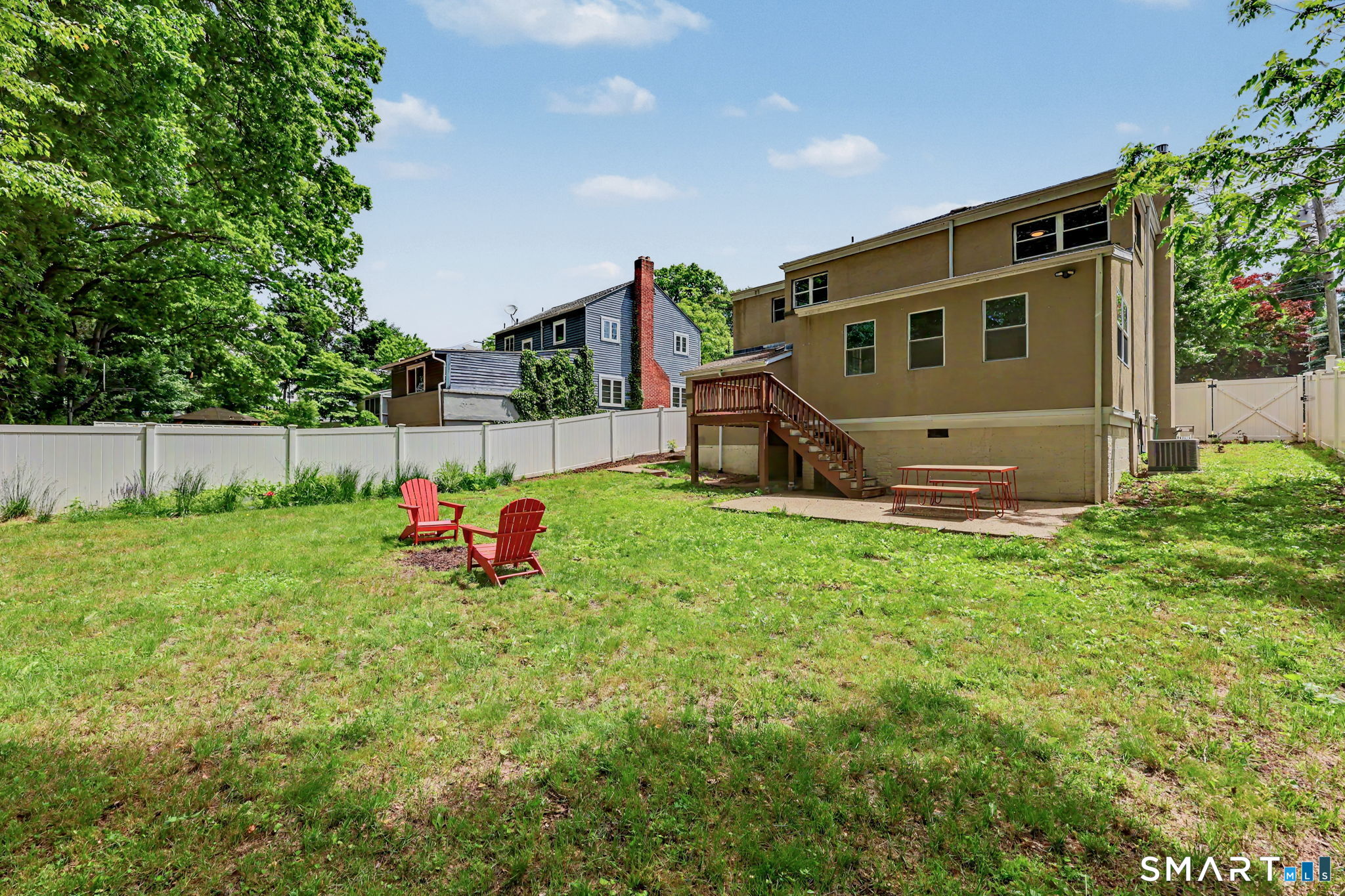 110 Lakeview Terrace