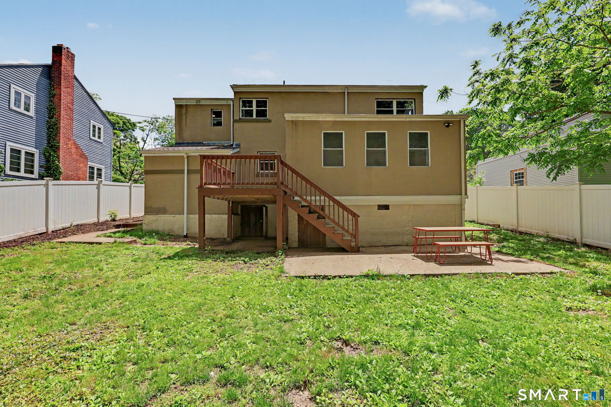 110 Lakeview Terrace