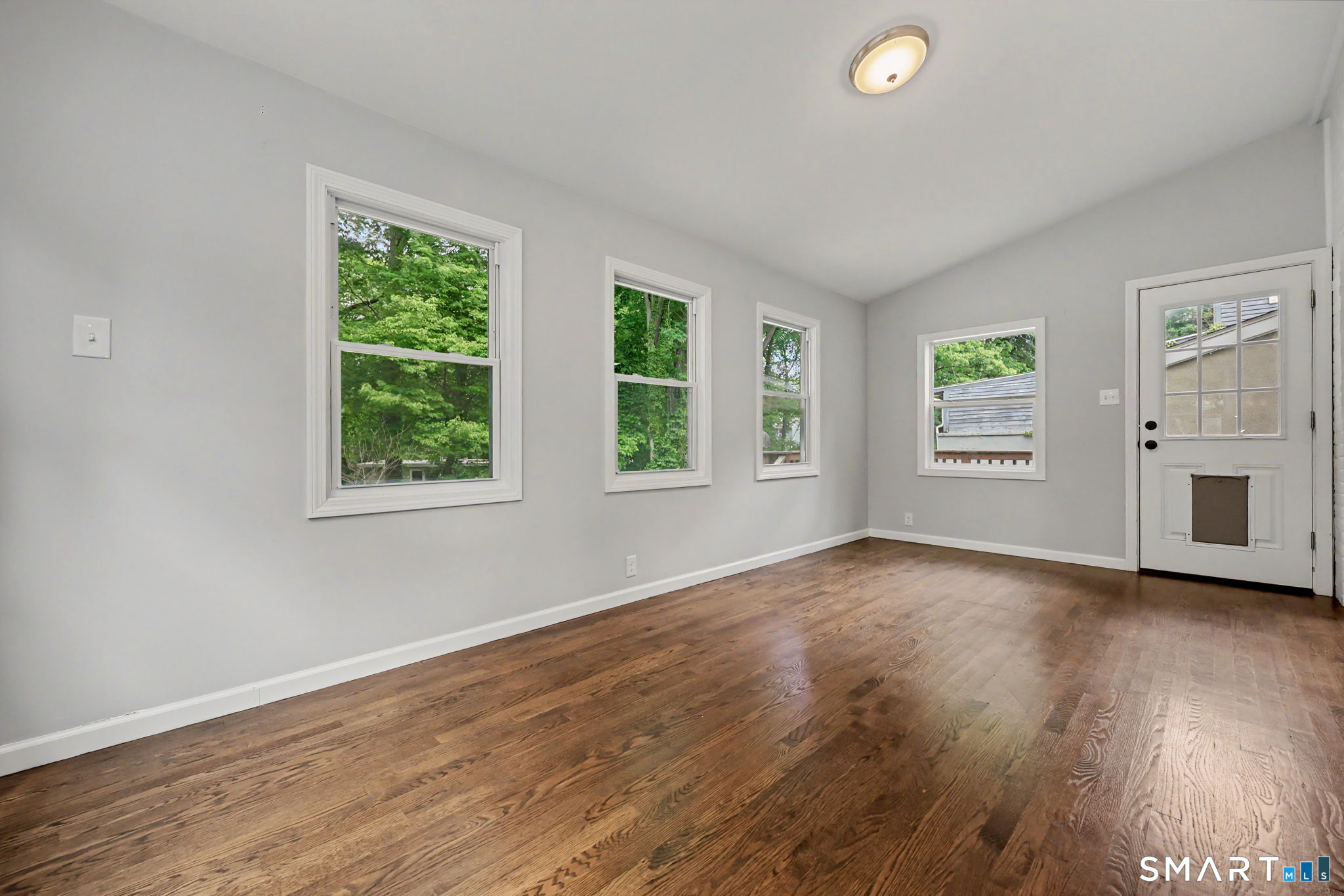 110 Lakeview Terrace