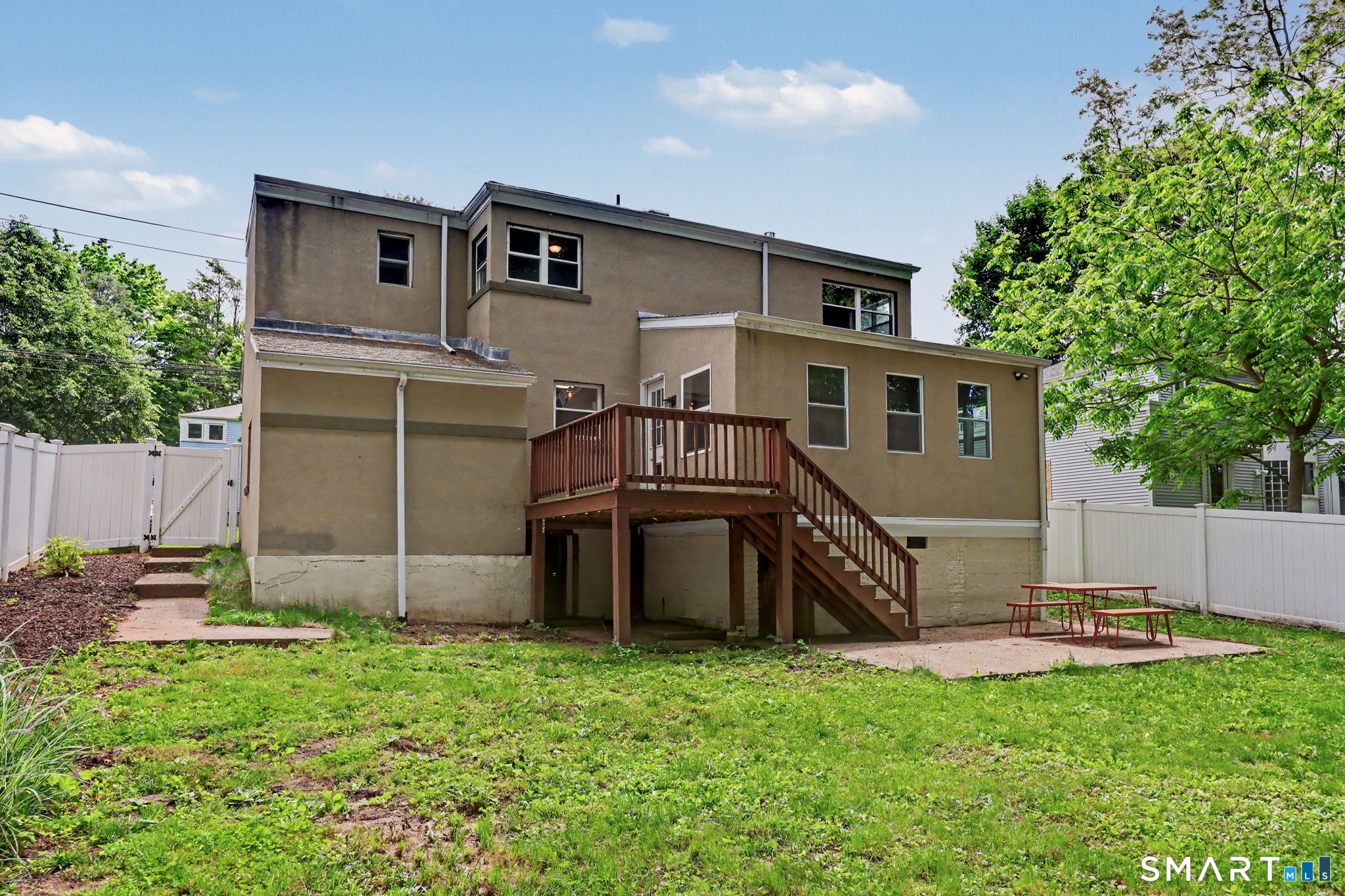110 Lakeview Terrace
