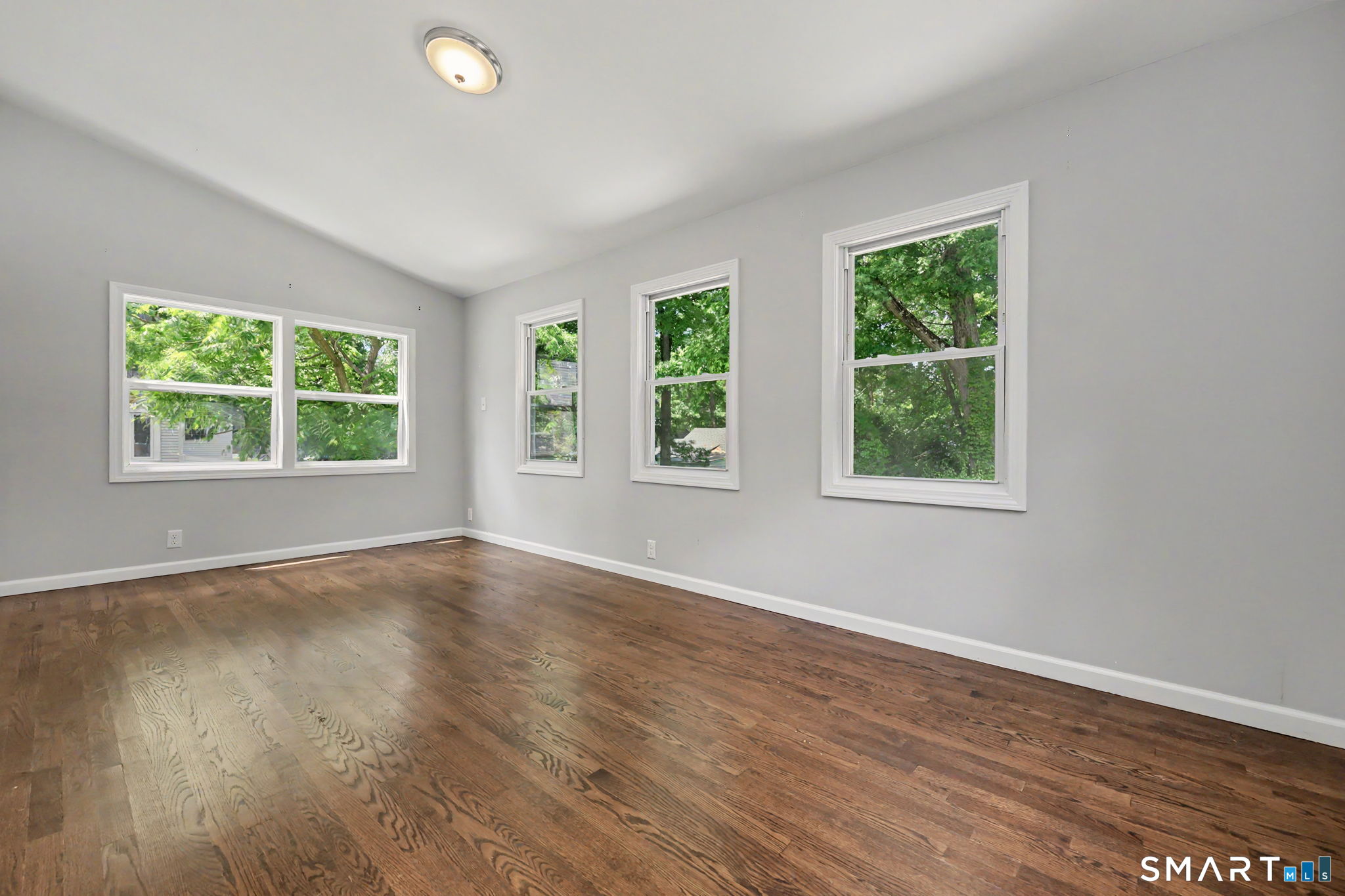110 Lakeview Terrace