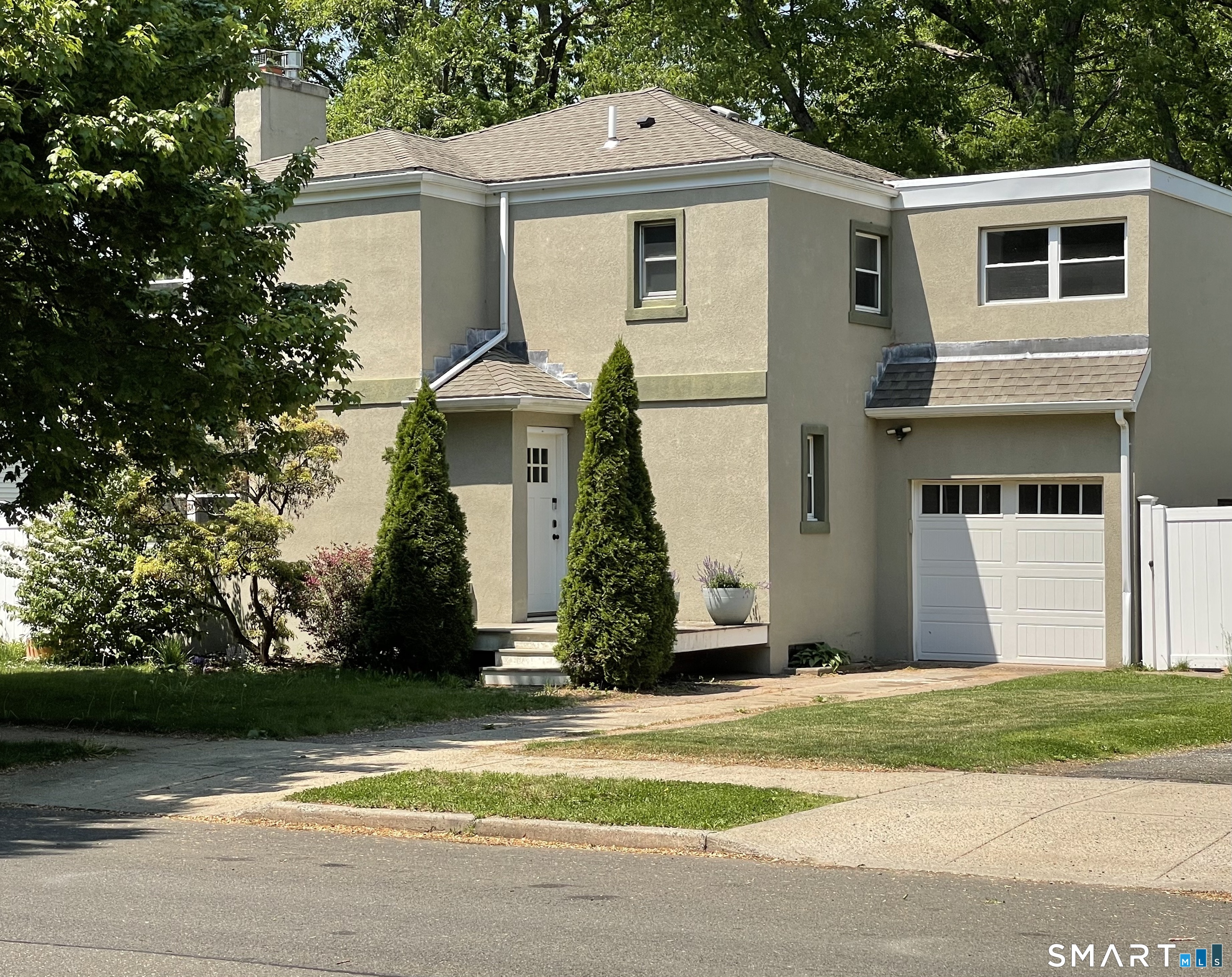110 Lakeview Terrace