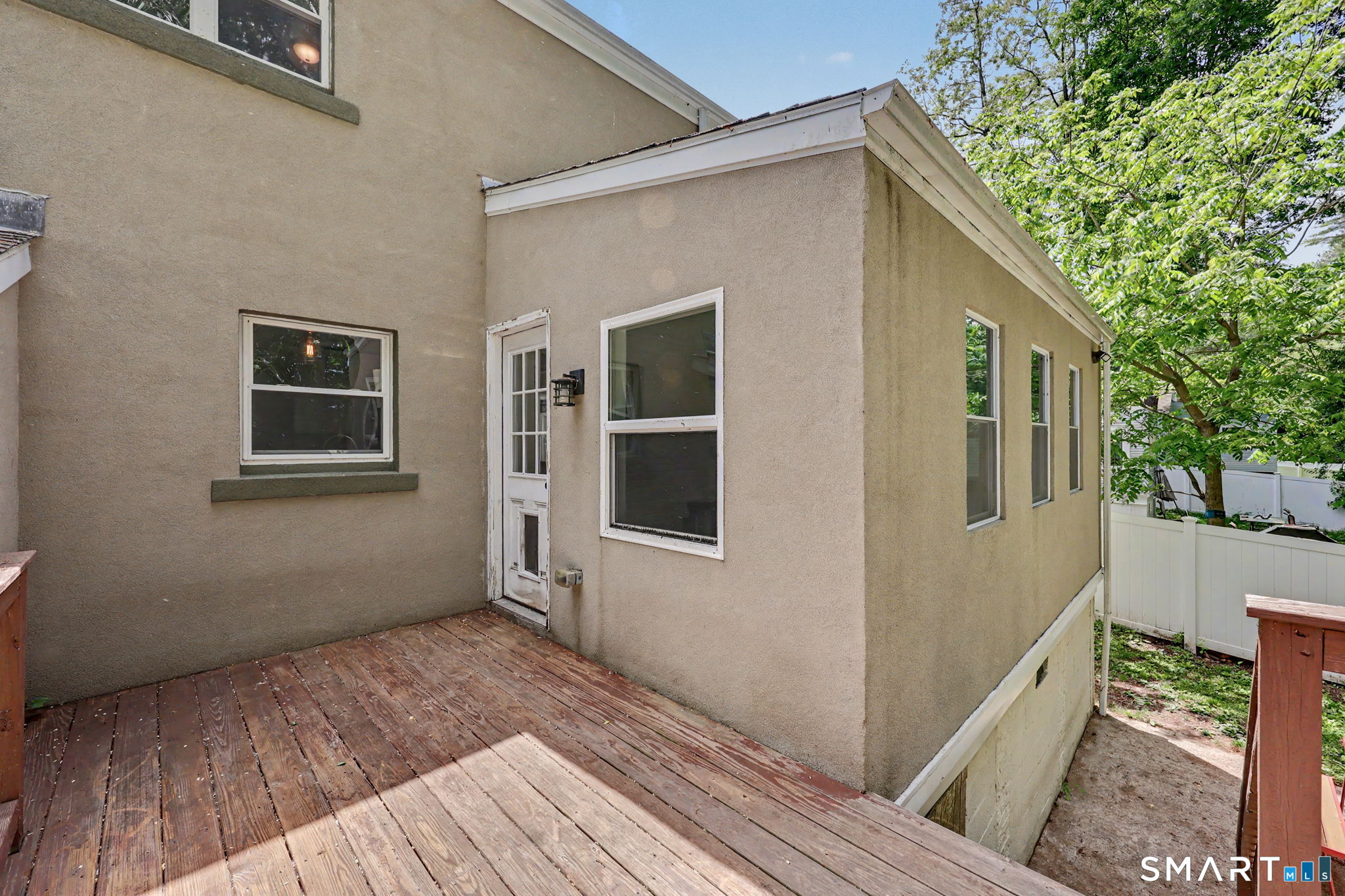 110 Lakeview Terrace