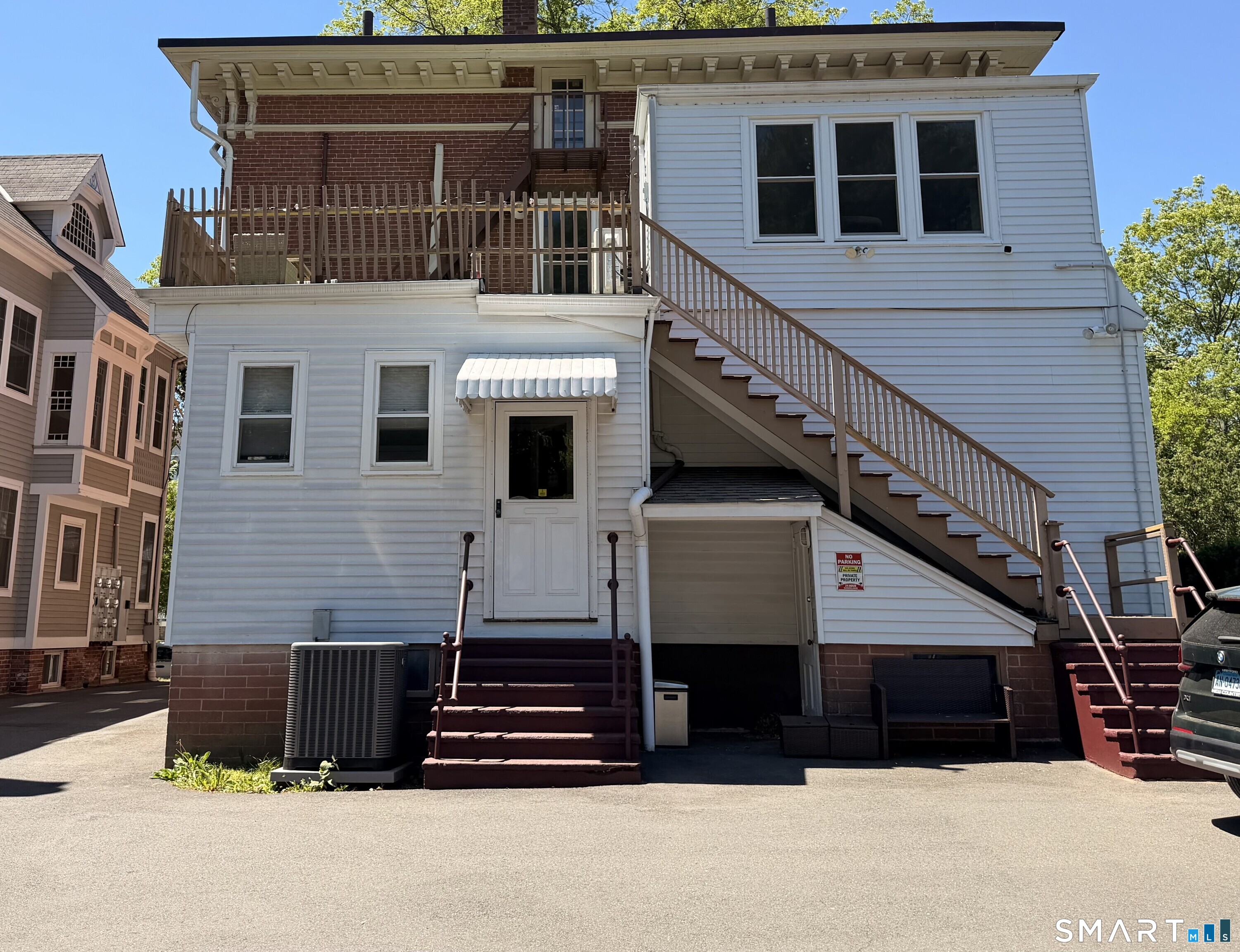 251 Edwards Street 2