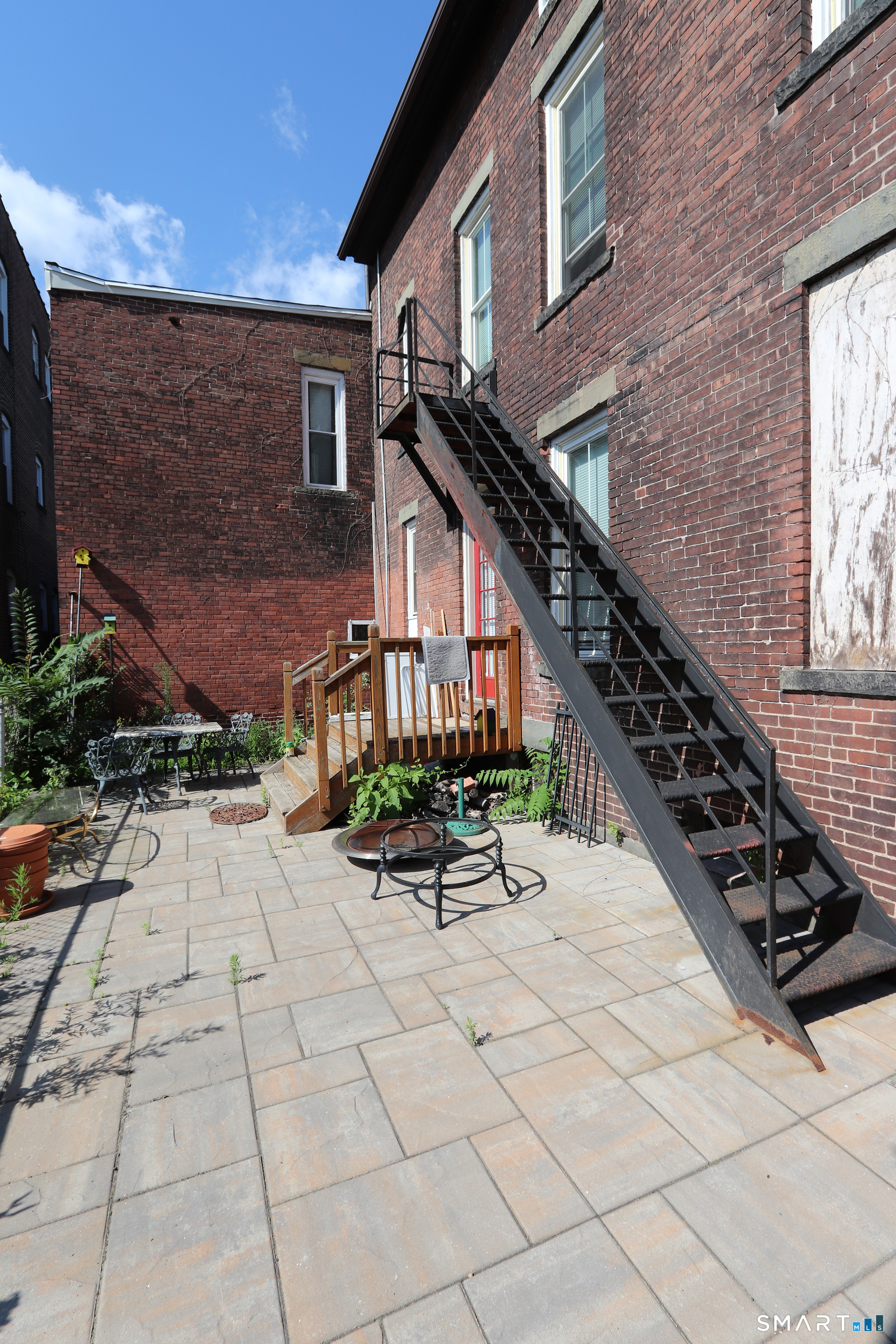 182 Chestnut Street 1