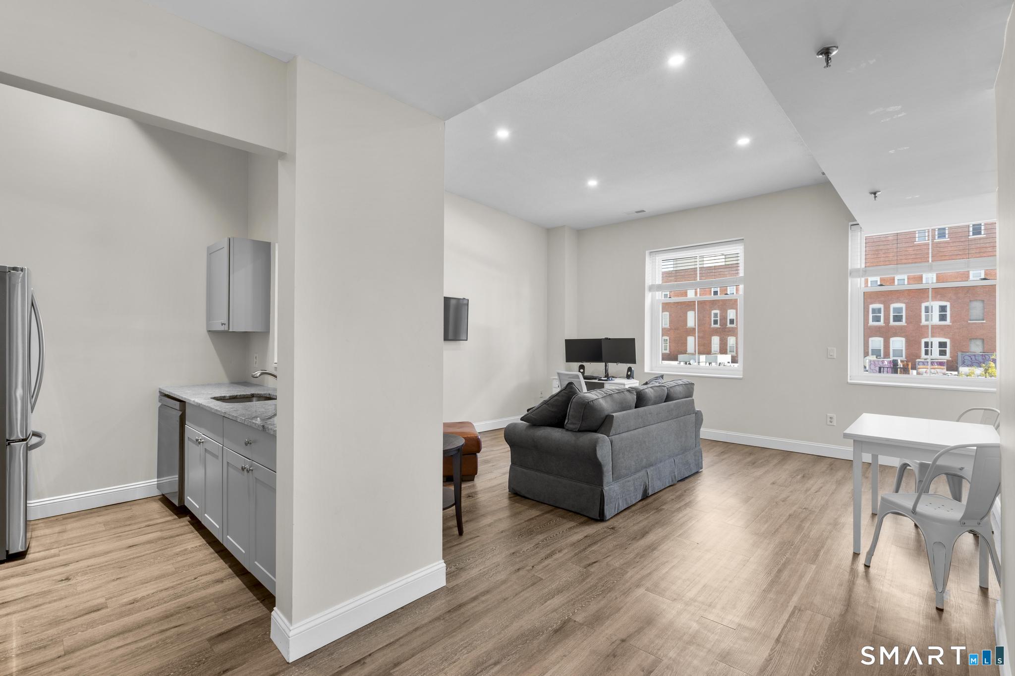 196 Crown Street Unit: 507