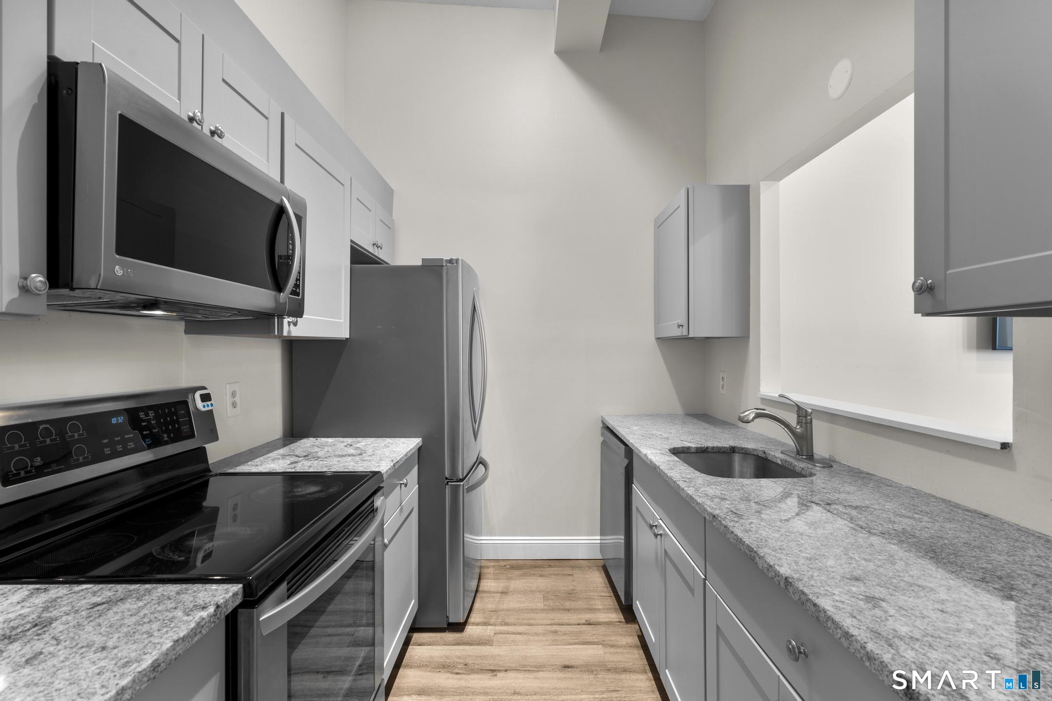 196 Crown Street Unit: 507