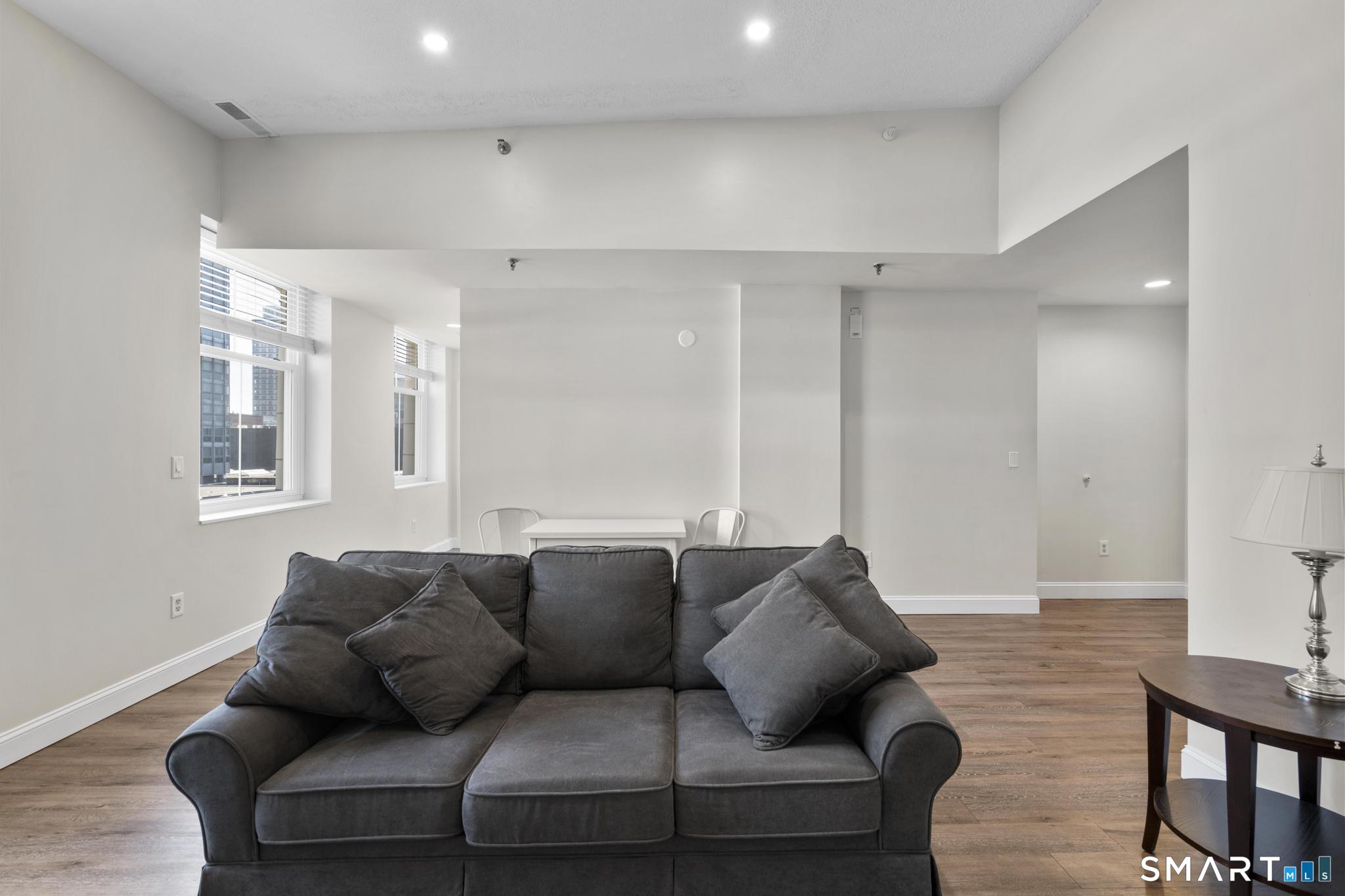 196 Crown Street Unit: 507