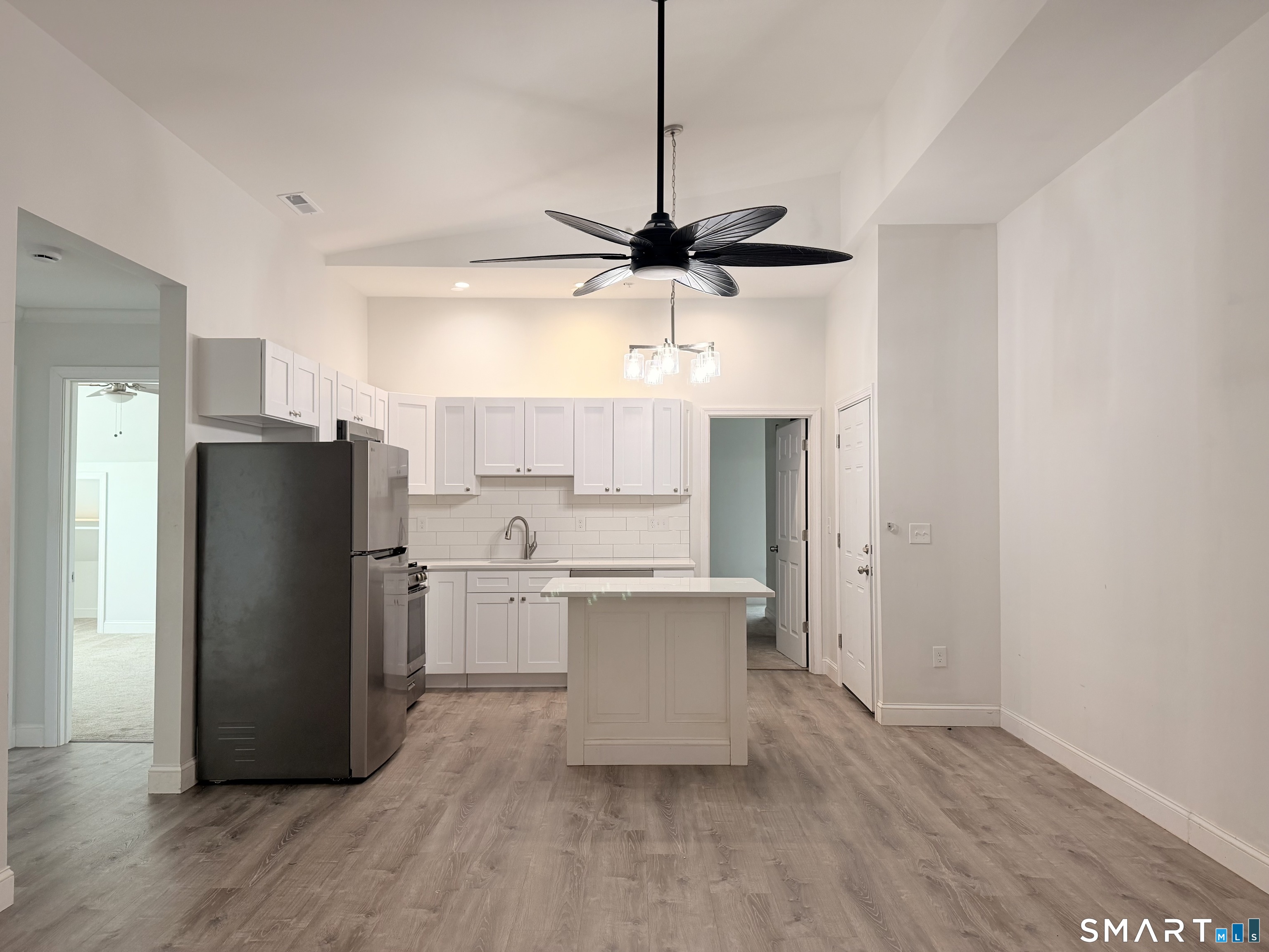 1085-11 Whalley Avenue Unit: 11