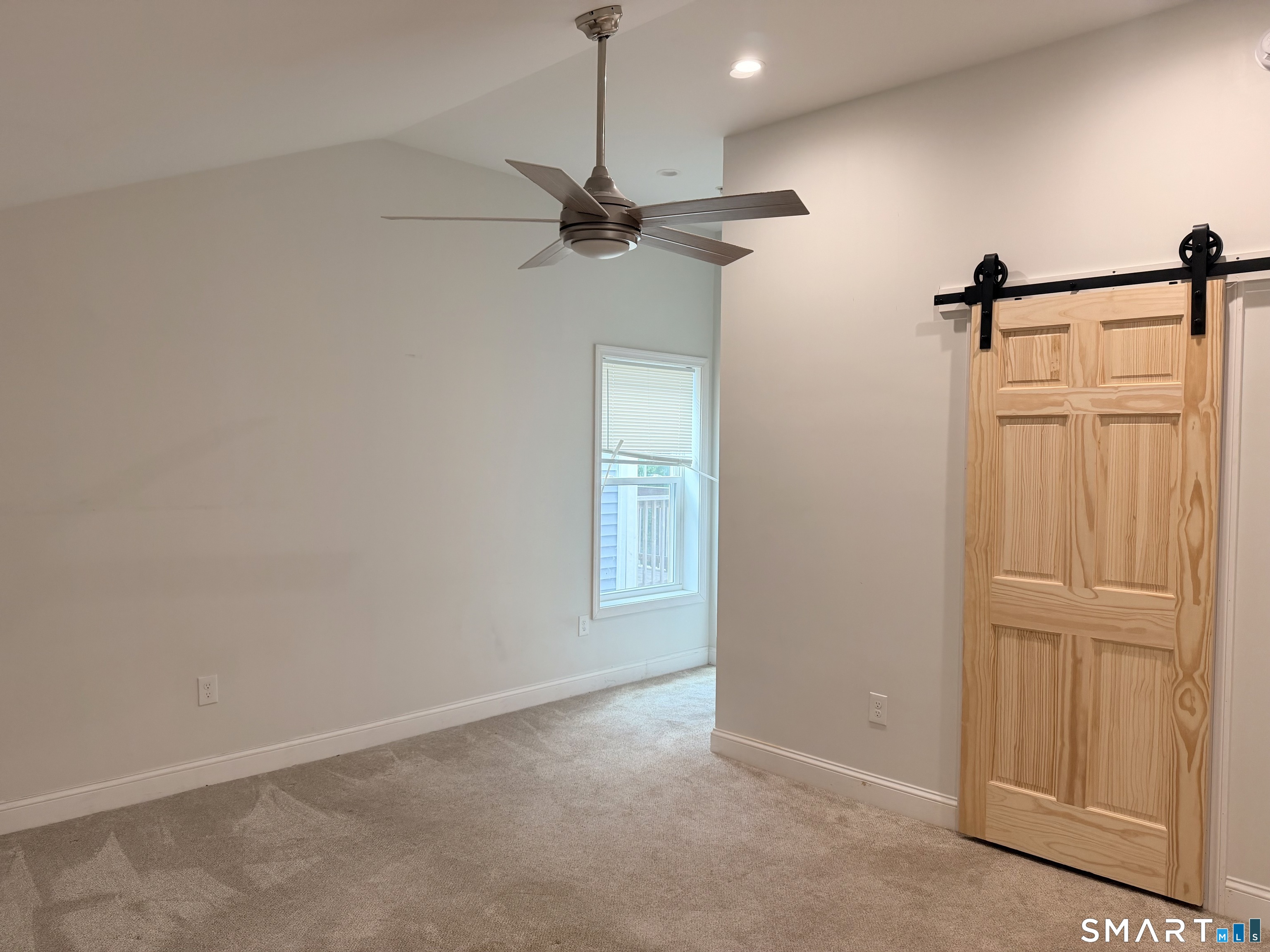 1085-11 Whalley Avenue Unit: 11