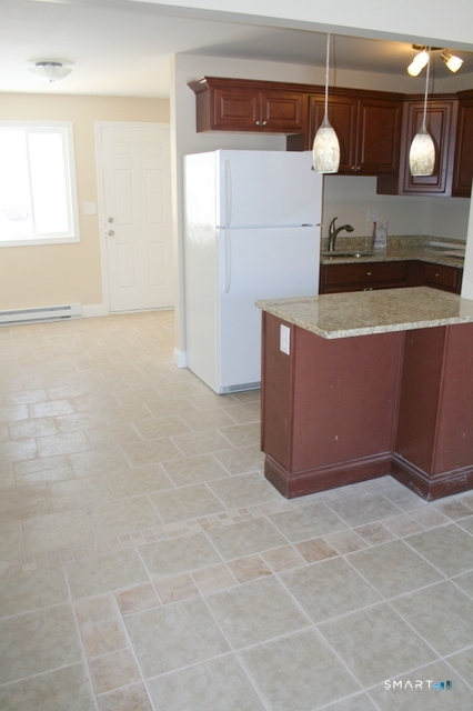 95 East Grand Avenue Unit: 6