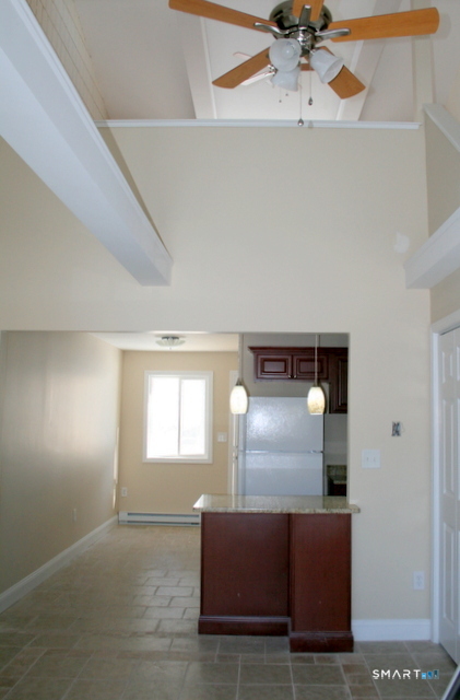 95 East Grand Avenue Unit: 6