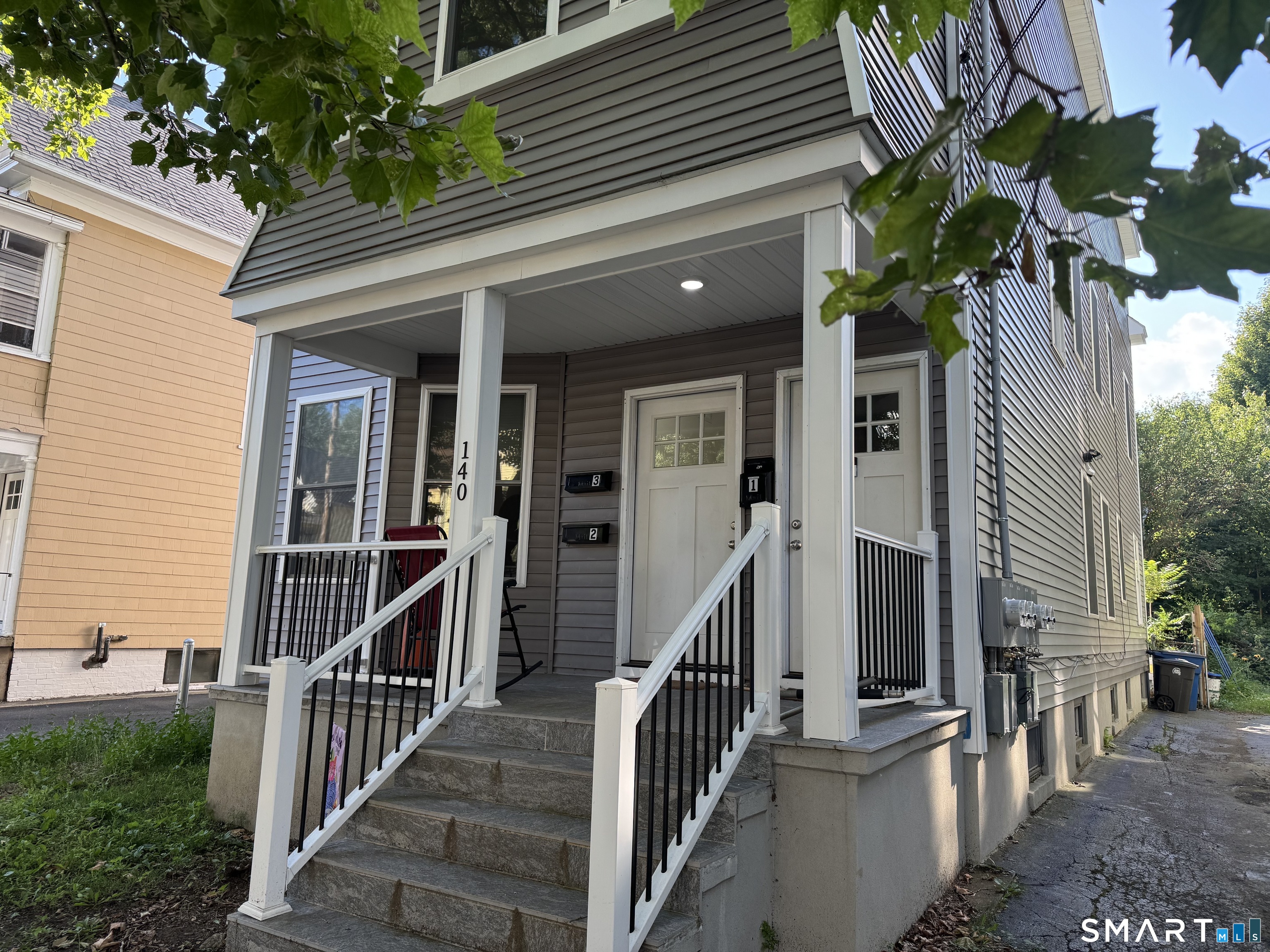 140 Foster Street Unit: 1
