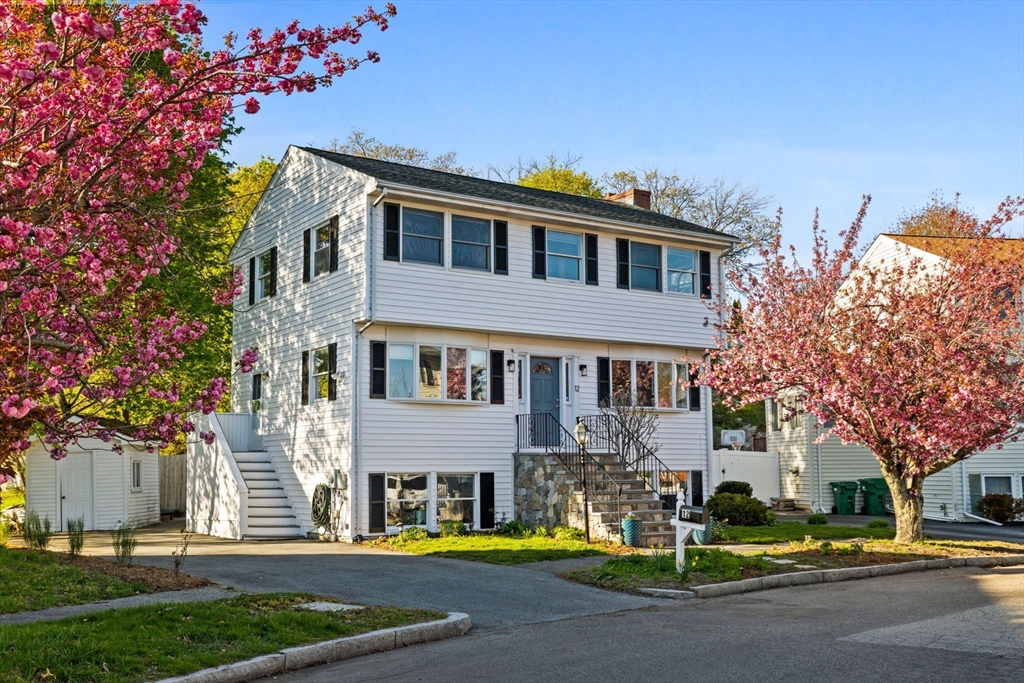 12 Mammola Way