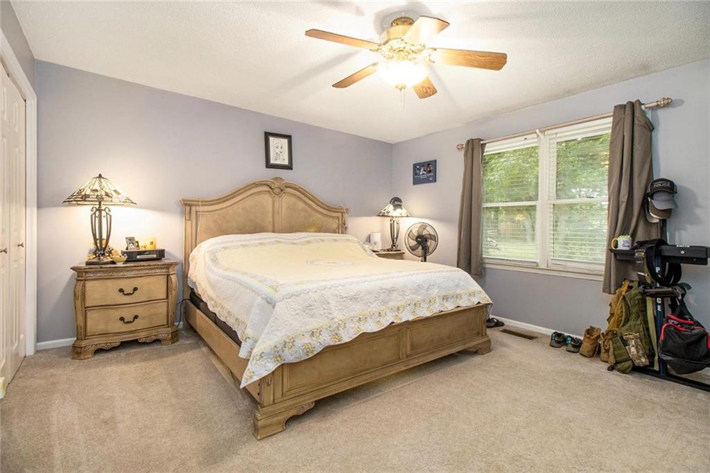 130 Lexington Drive NE