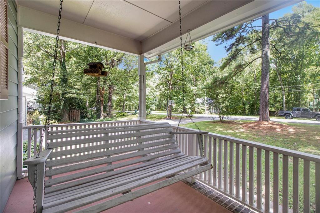 130 Lexington Drive NE