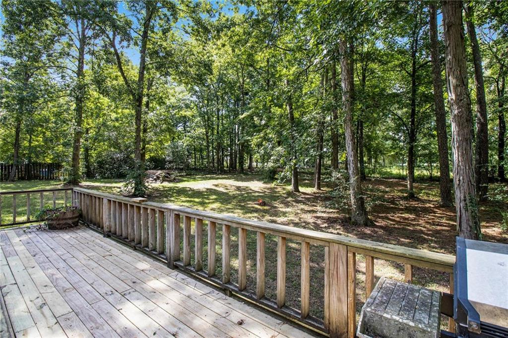 130 Lexington Drive NE