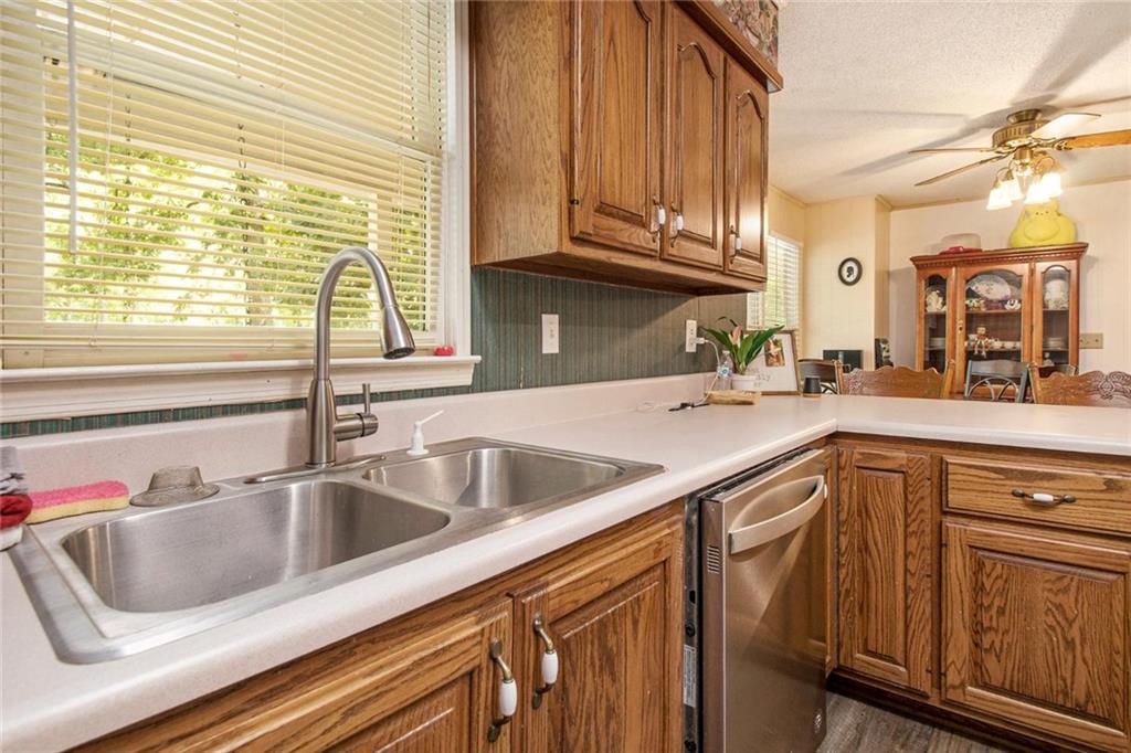 130 Lexington Drive NE