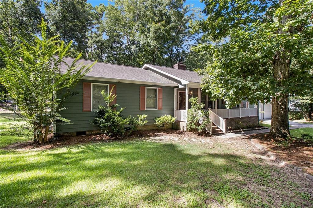 130 Lexington Drive NE