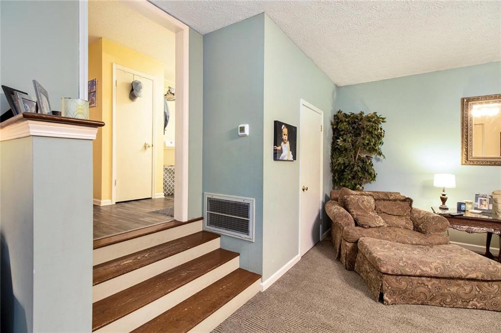 130 Lexington Drive NE