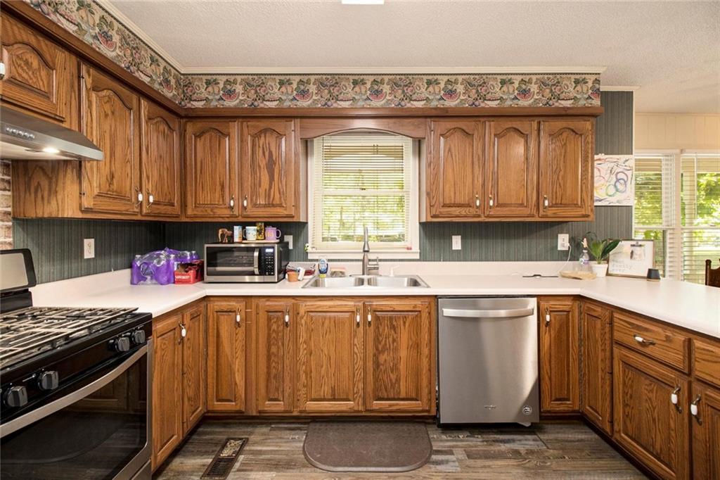 130 Lexington Drive NE