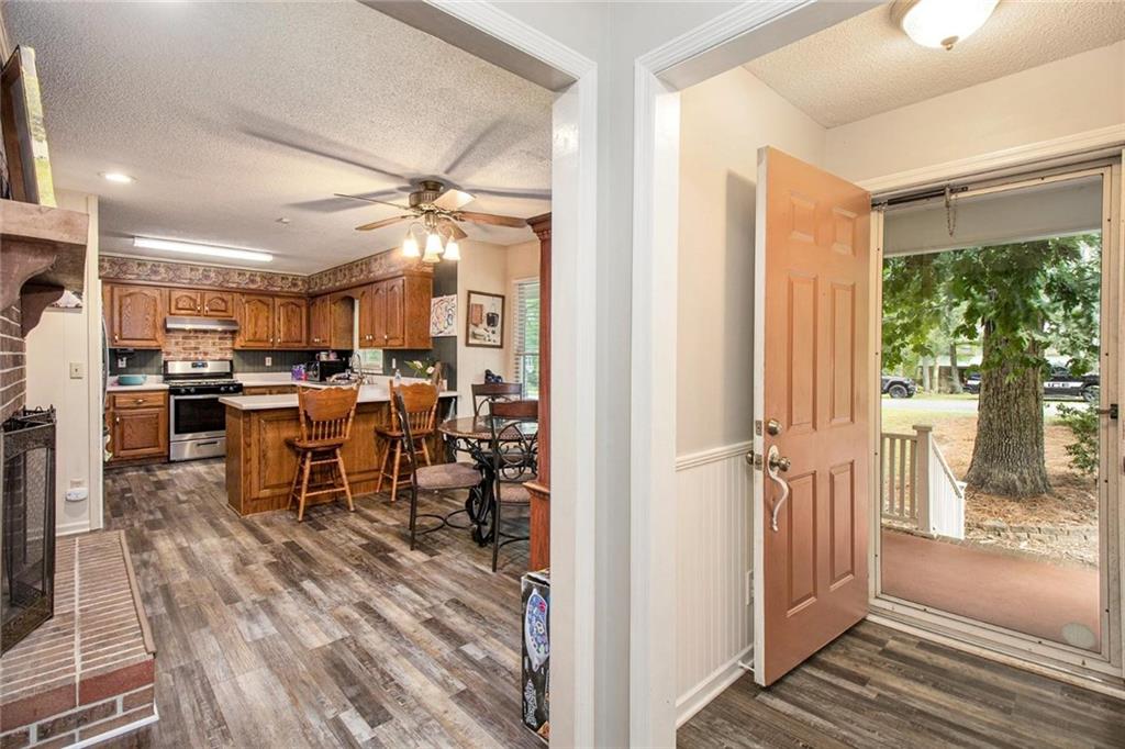 130 Lexington Drive NE