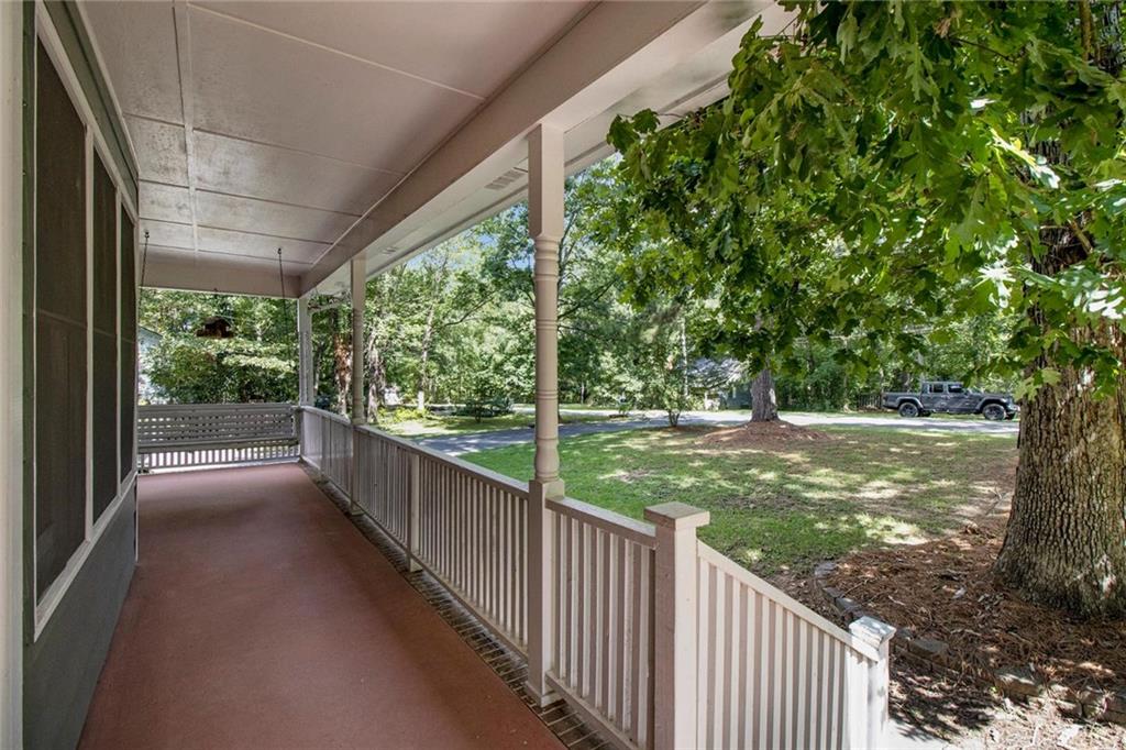 130 Lexington Drive NE