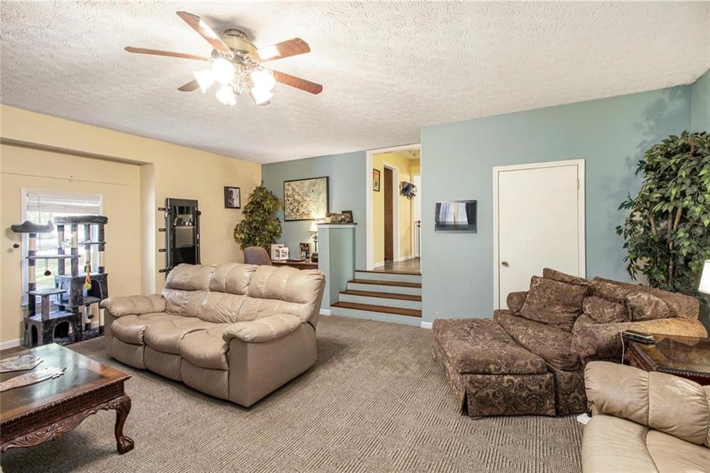 130 Lexington Drive NE
