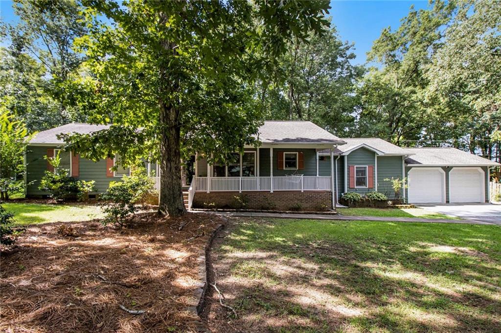130 Lexington Drive NE