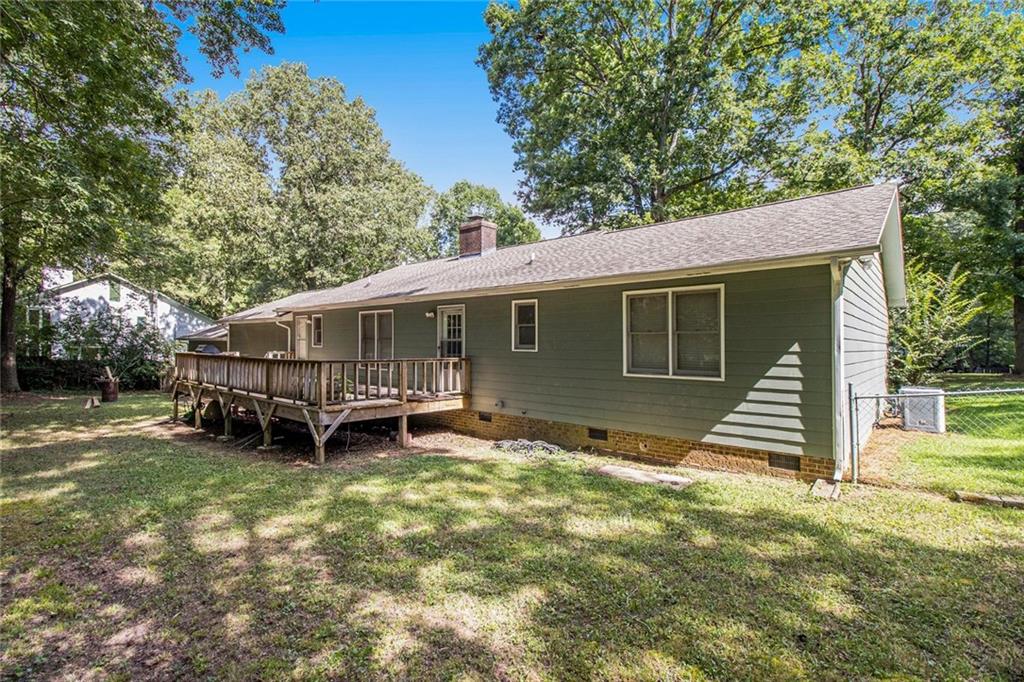 130 Lexington Drive NE